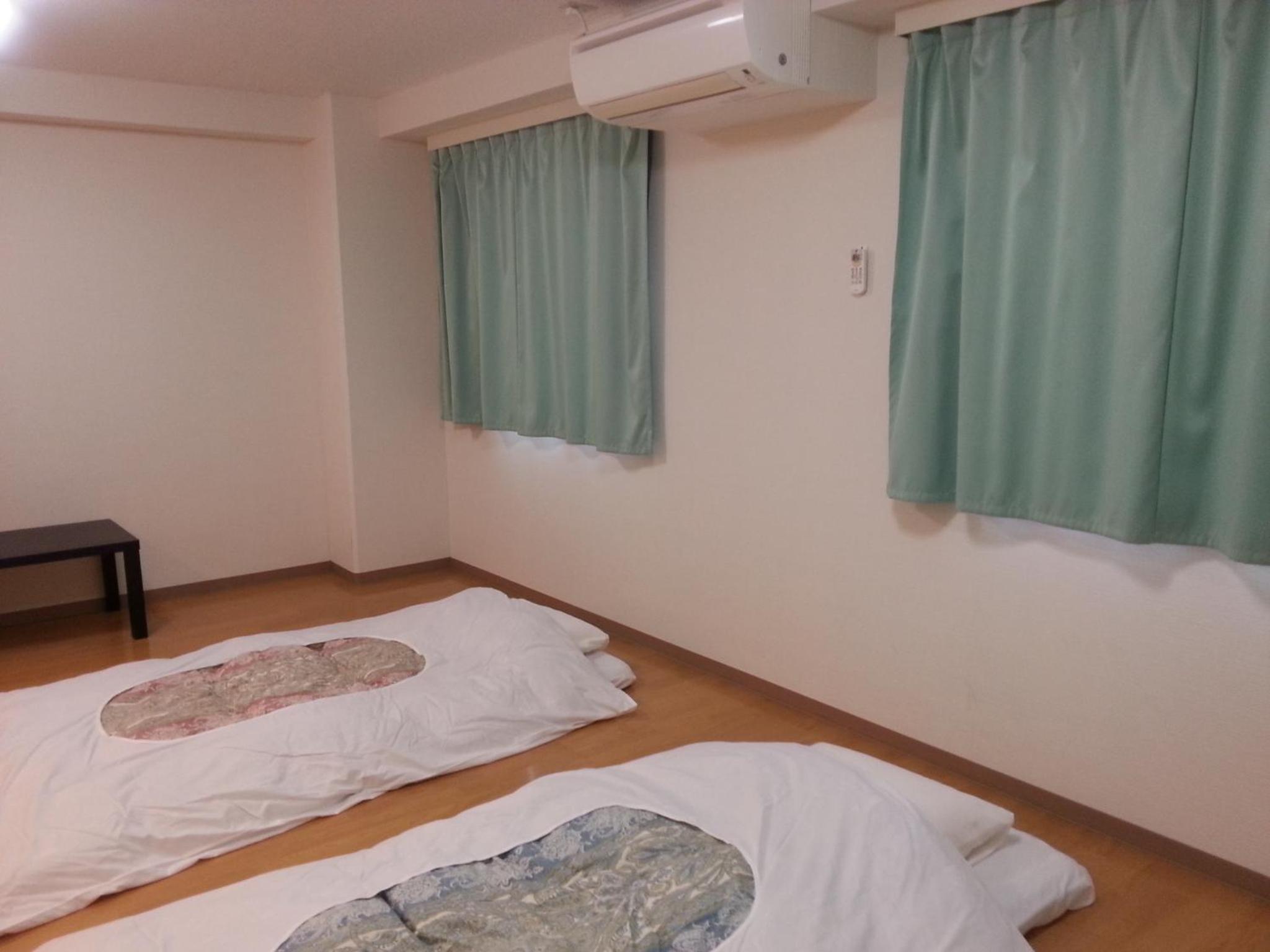 Family Room with Shared Bathroom - Non-Smoking photo 3