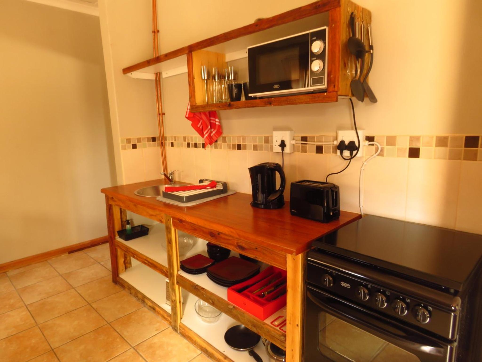 Studio Apartment - Photo 2