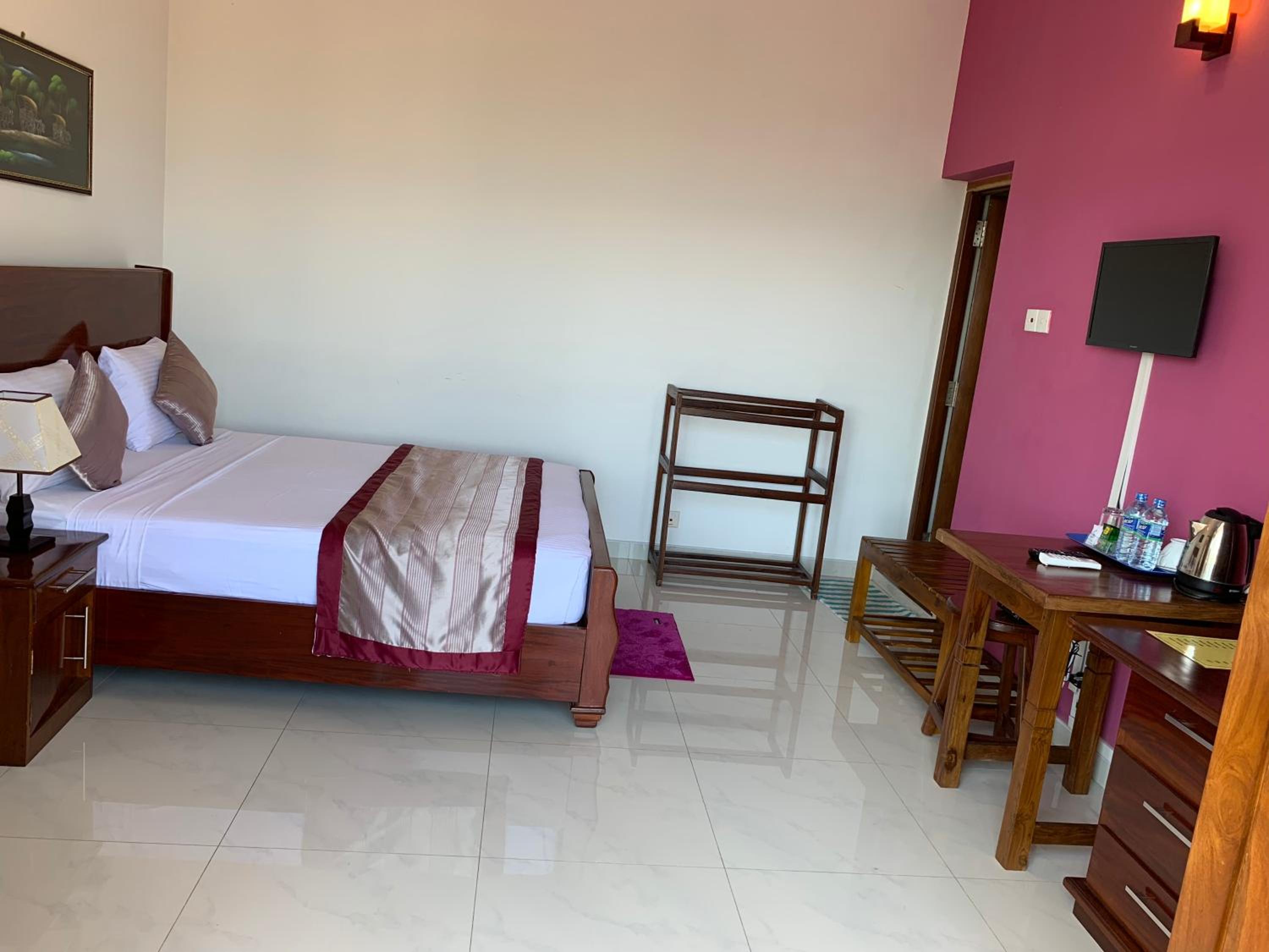 Deluxe Double Room with Balcony photo 3