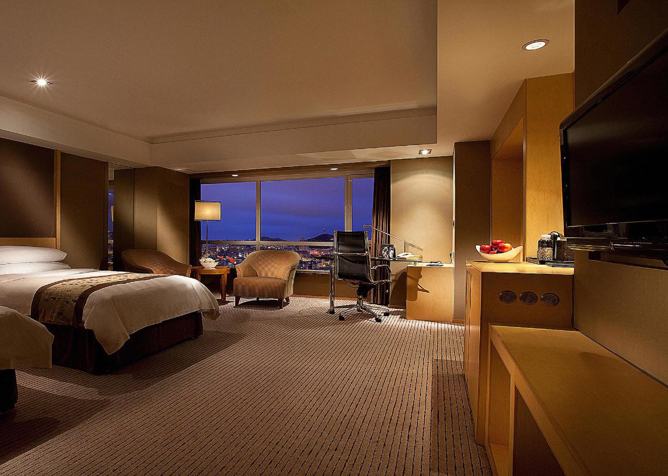 Deluxe King Room - Photo 3