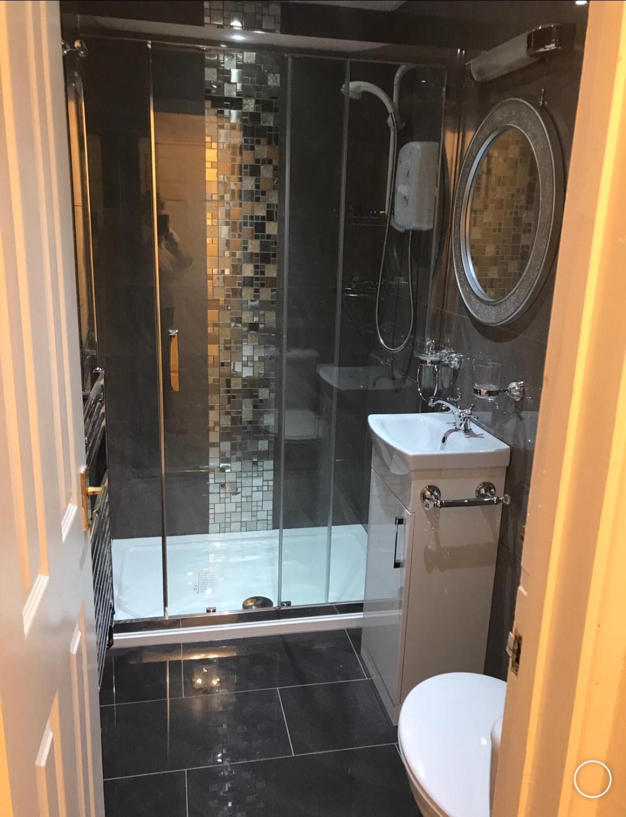 Deluxe King Suite photo 3