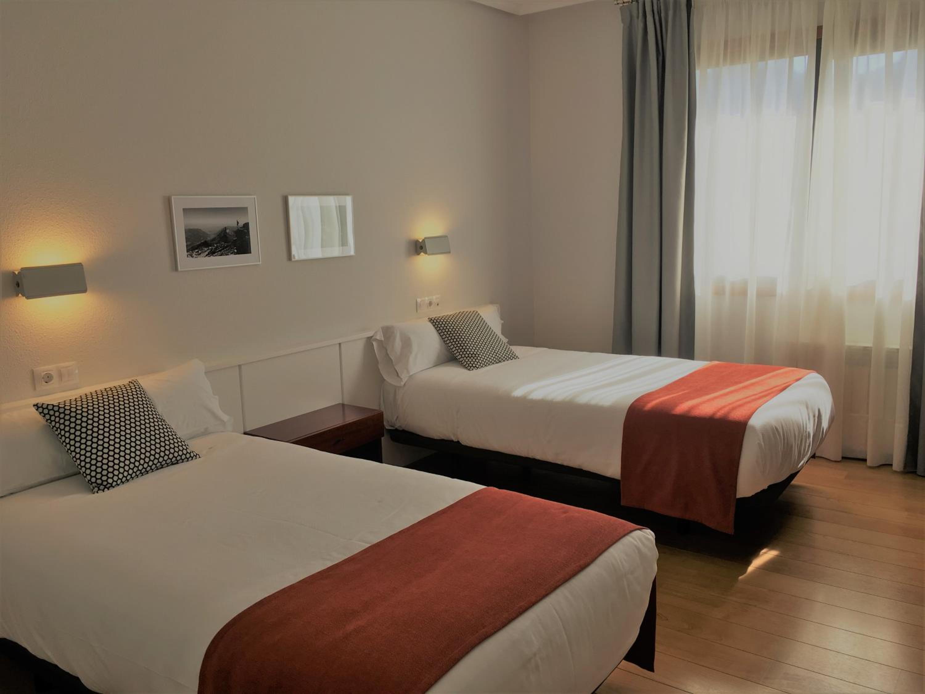 Twin Room - Photo 4