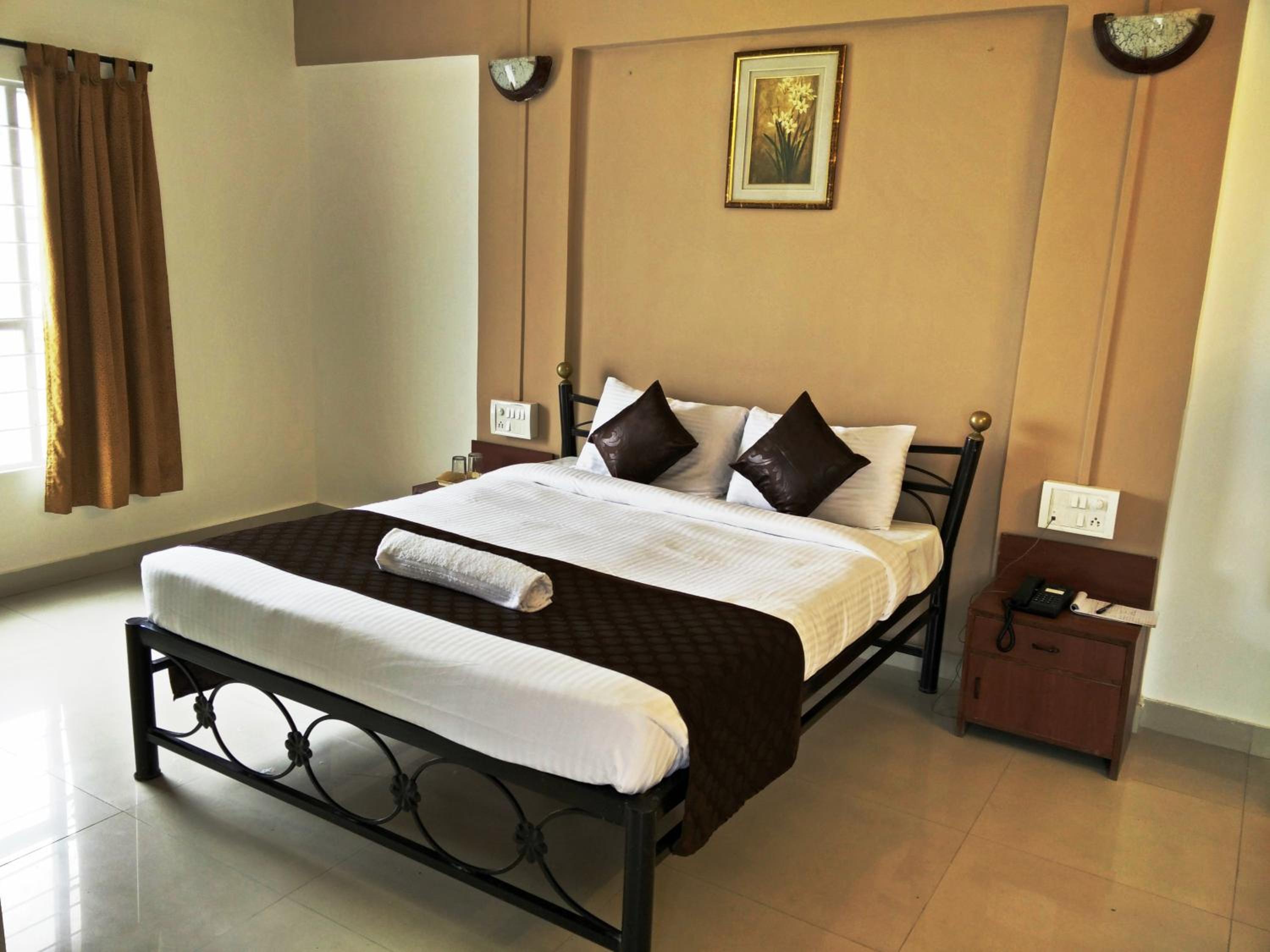 Deluxe Room - Photo 7