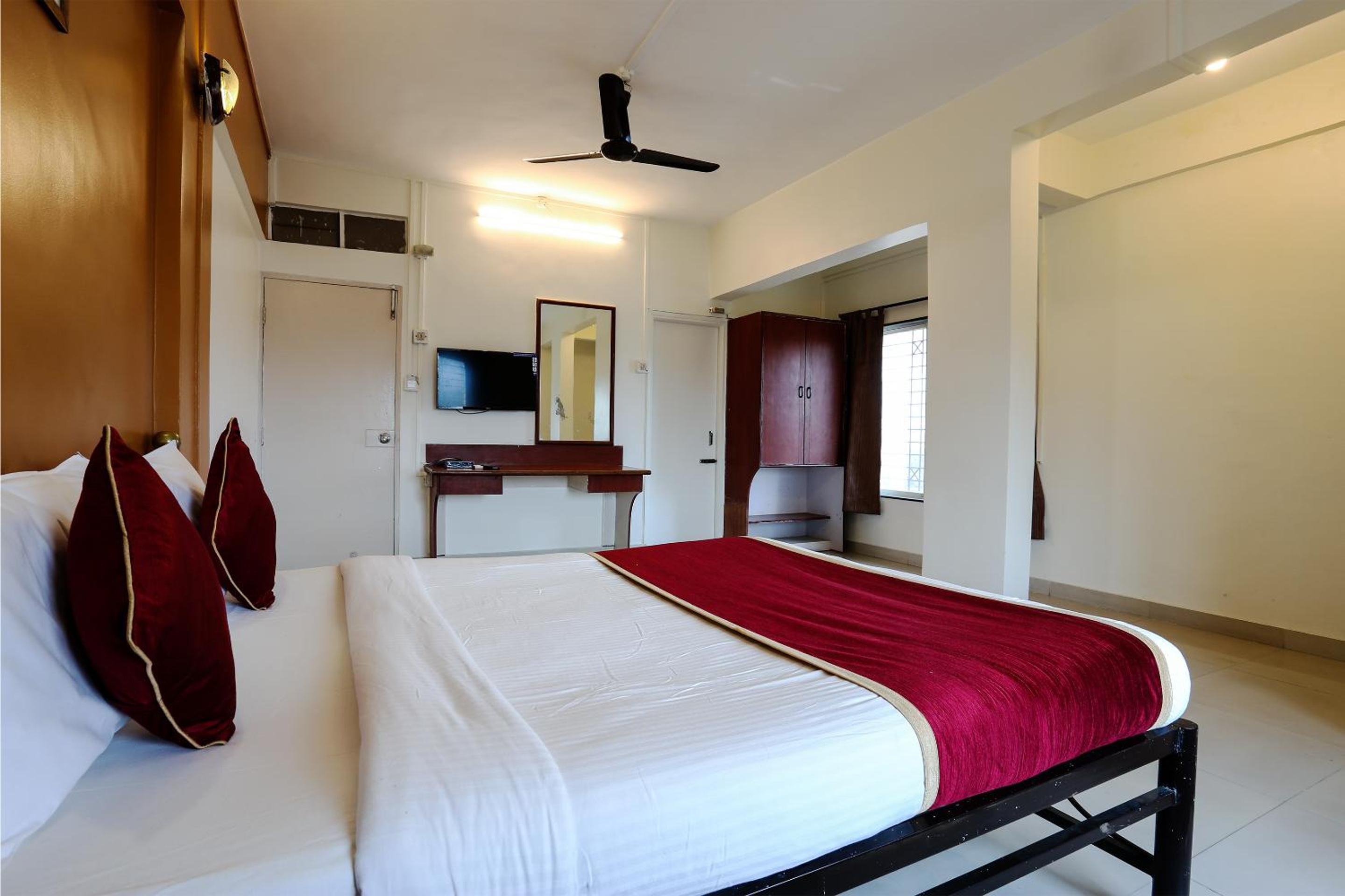 Deluxe Room - Photo 4