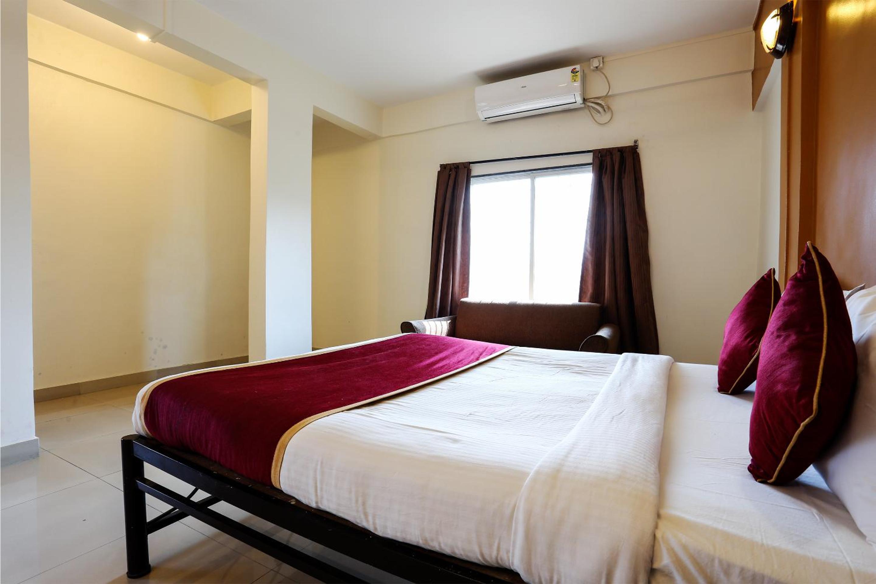 Deluxe Room - Photo 6
