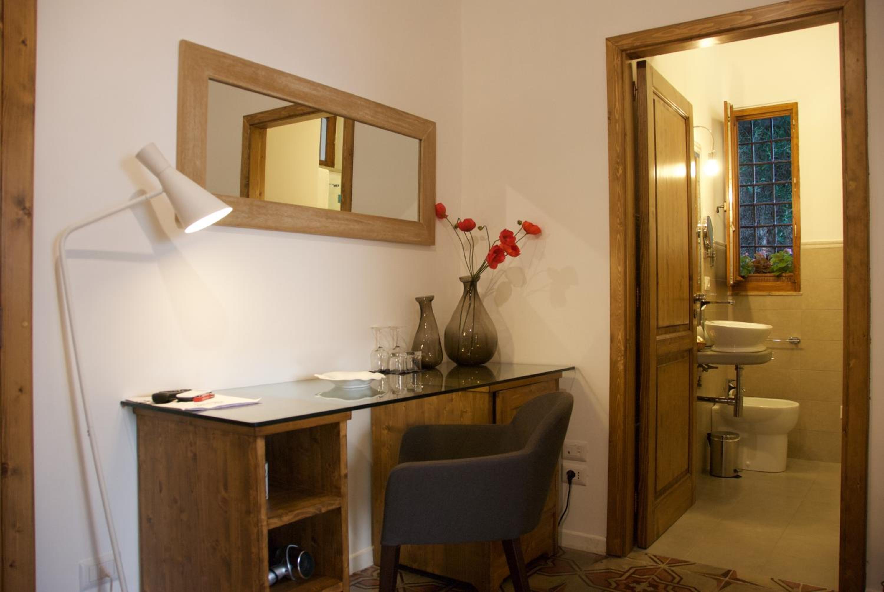Small Double Room photo 1