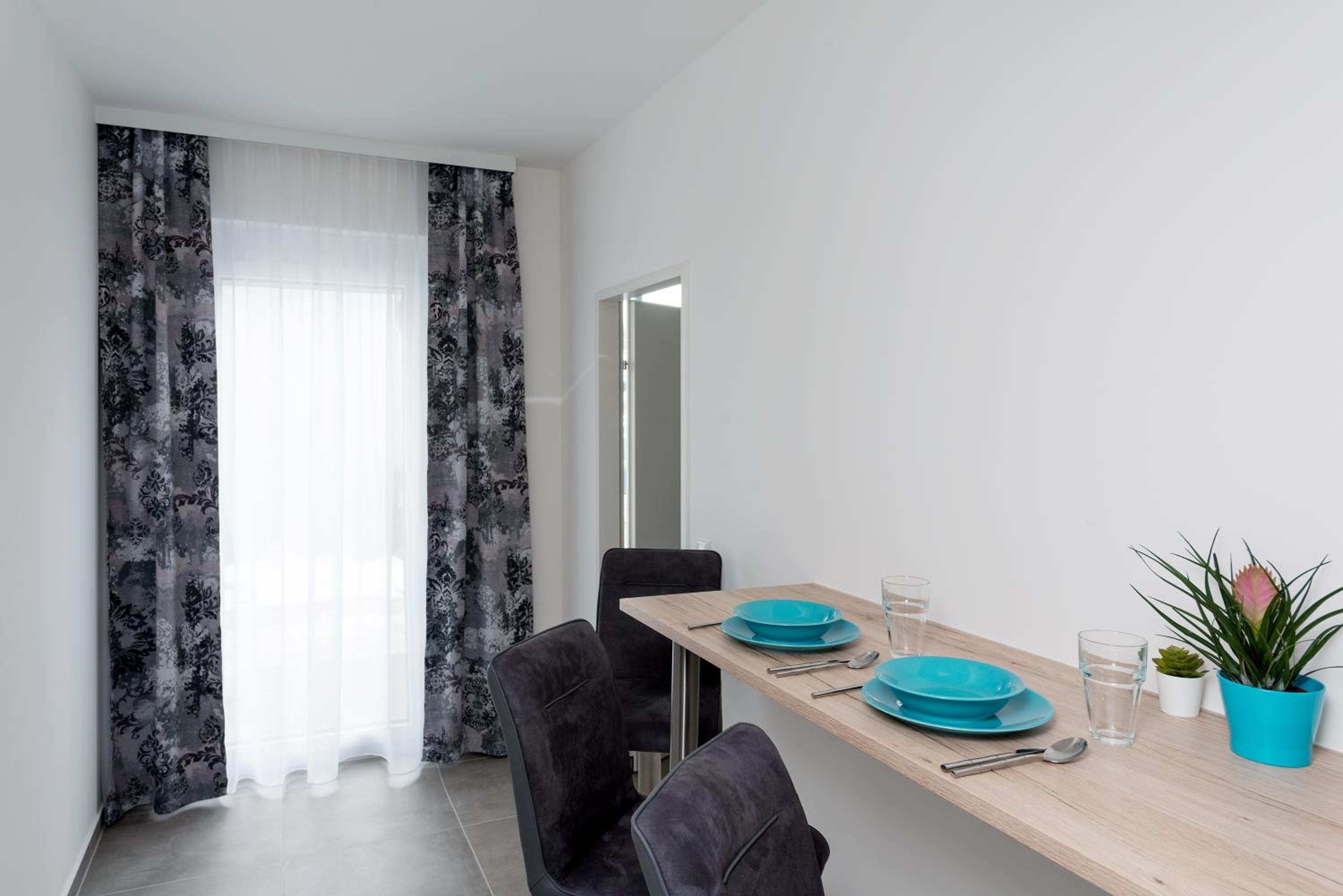 Apartment - Ground Floor photo 2