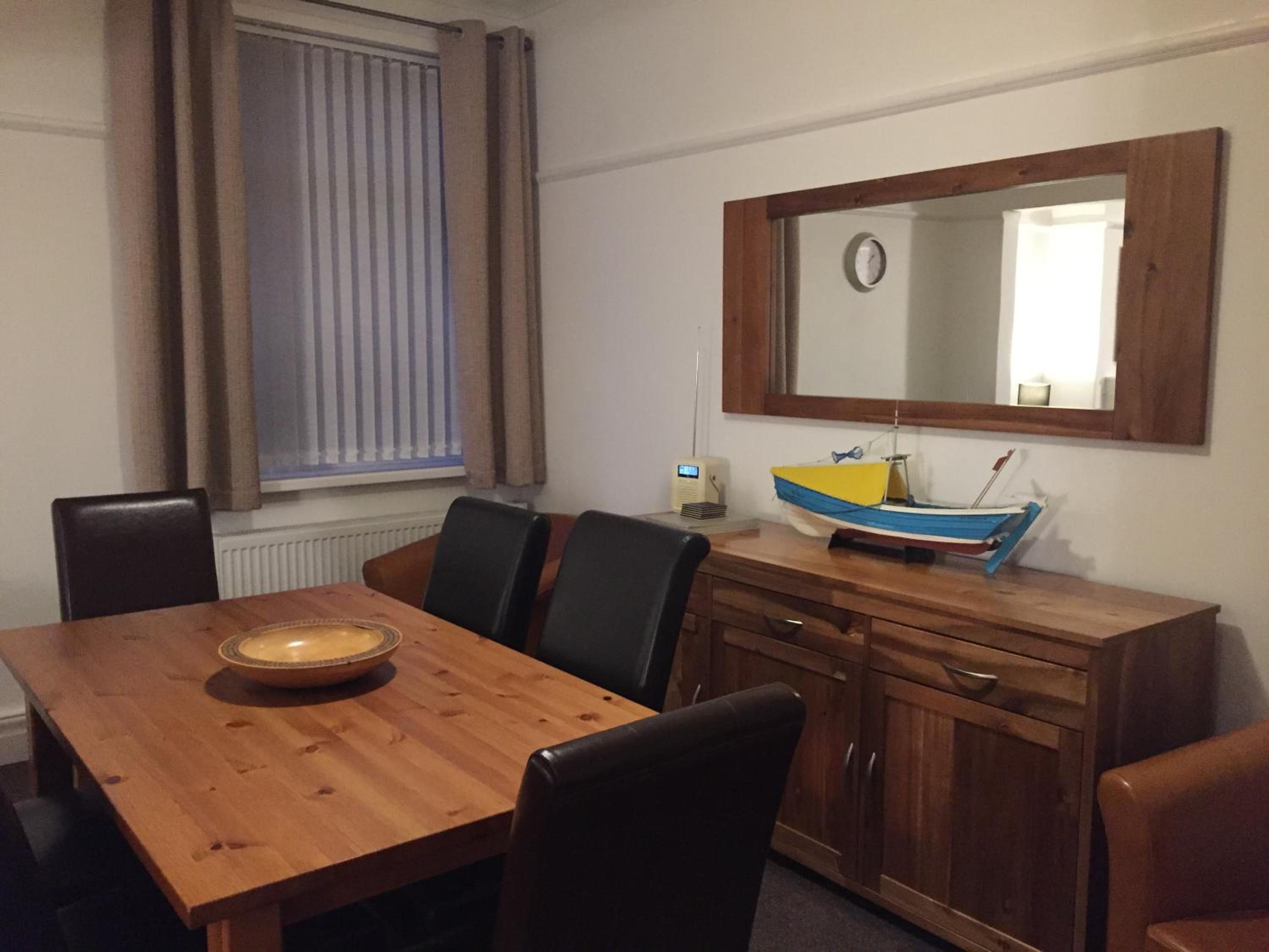 Three-Bedroom House photo 2