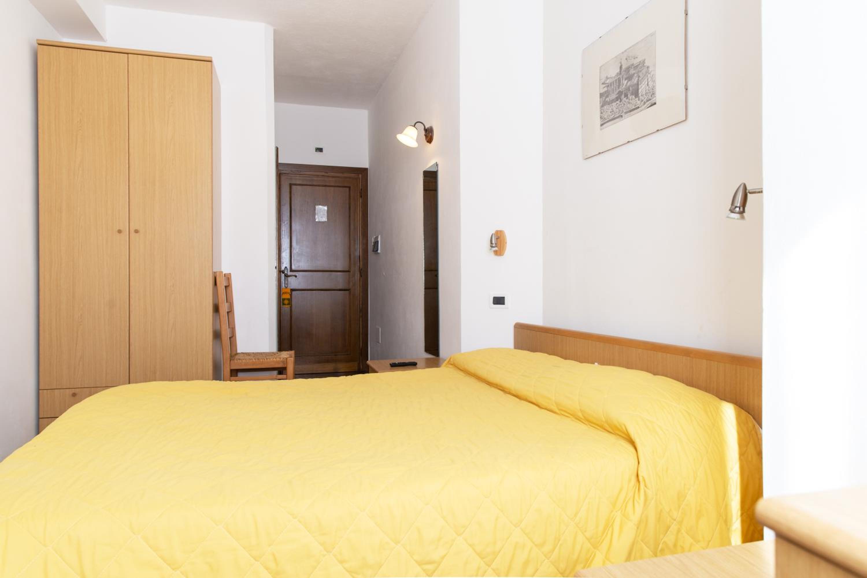 Double Room - Photo 2