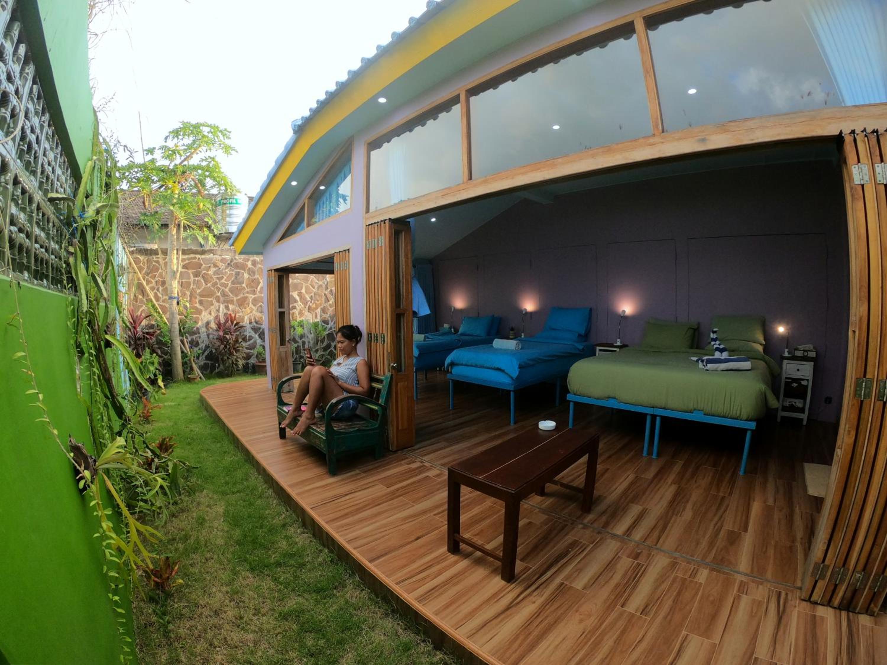 Family Room with Garden View - Photo 14