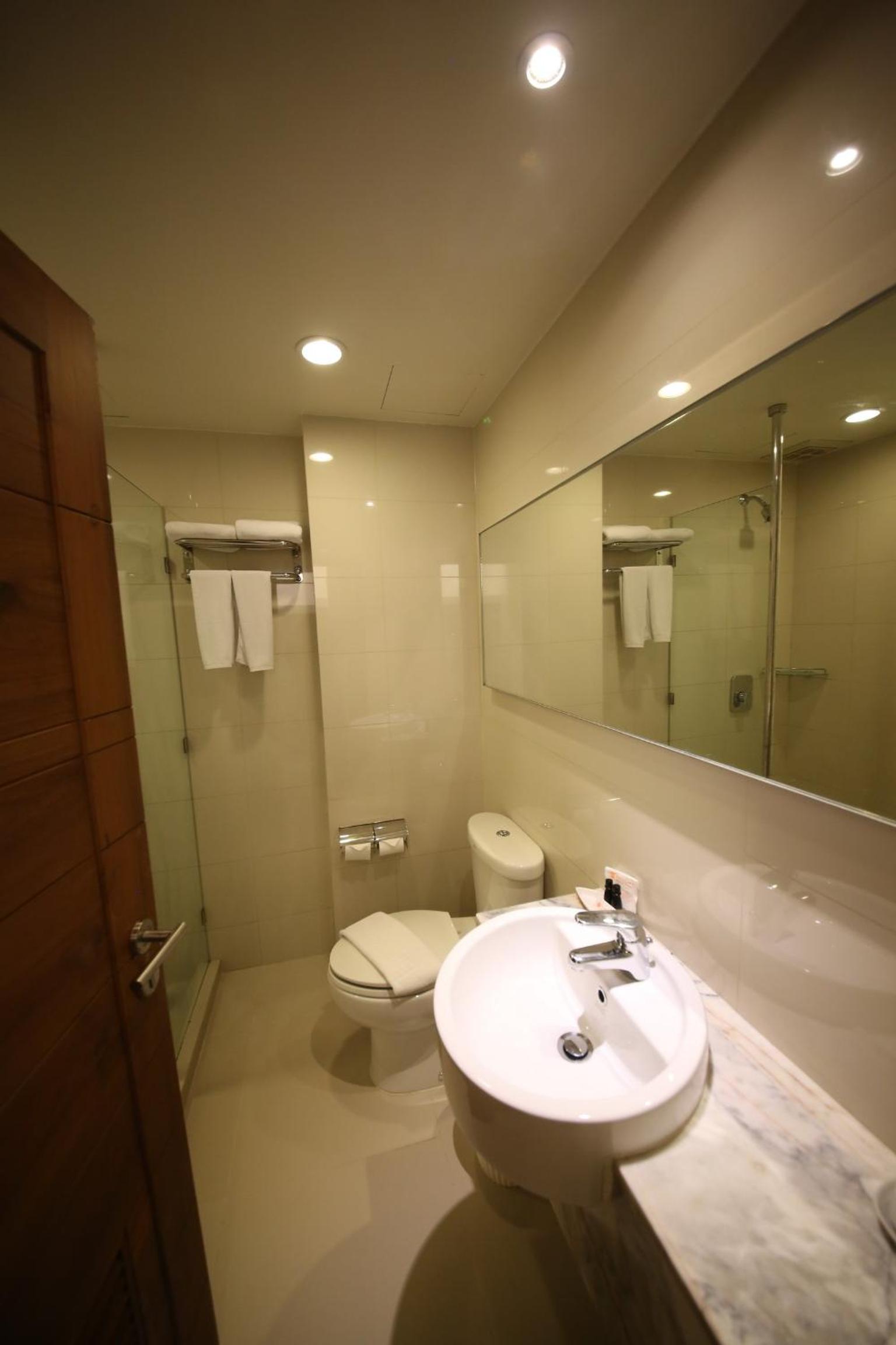 Deluxe Double or Twin Room with Pool View - Photo 2