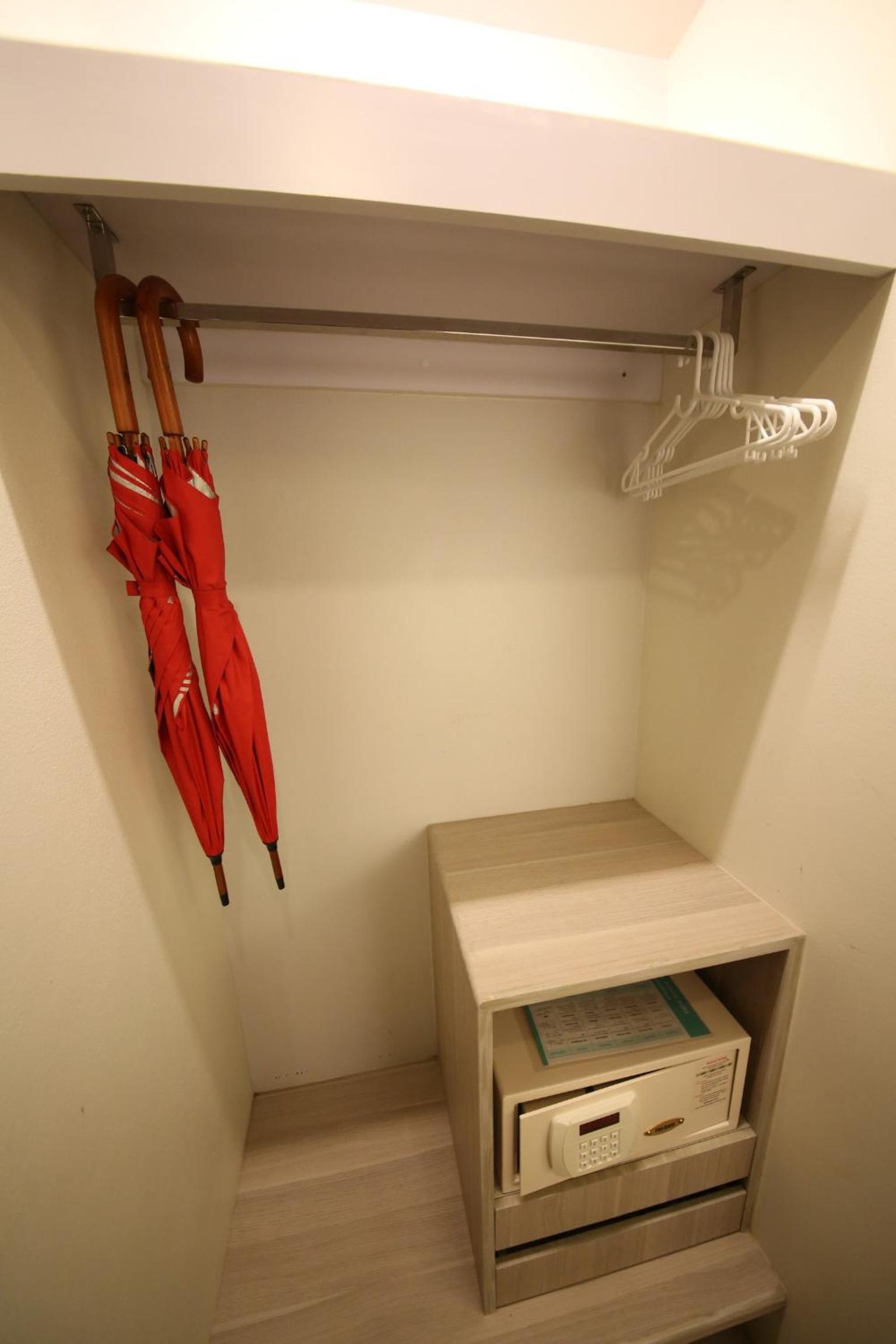 Standard Double or Twin Room - Photo 3