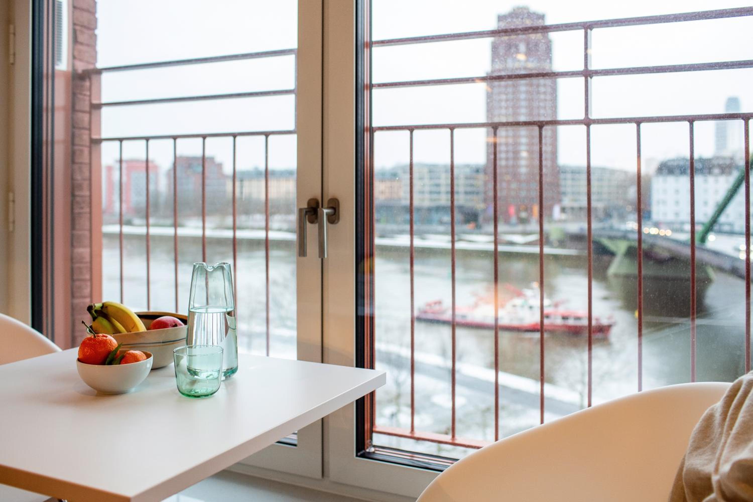 Comfort Single Studio with River View (55 in bed width)  photo 2