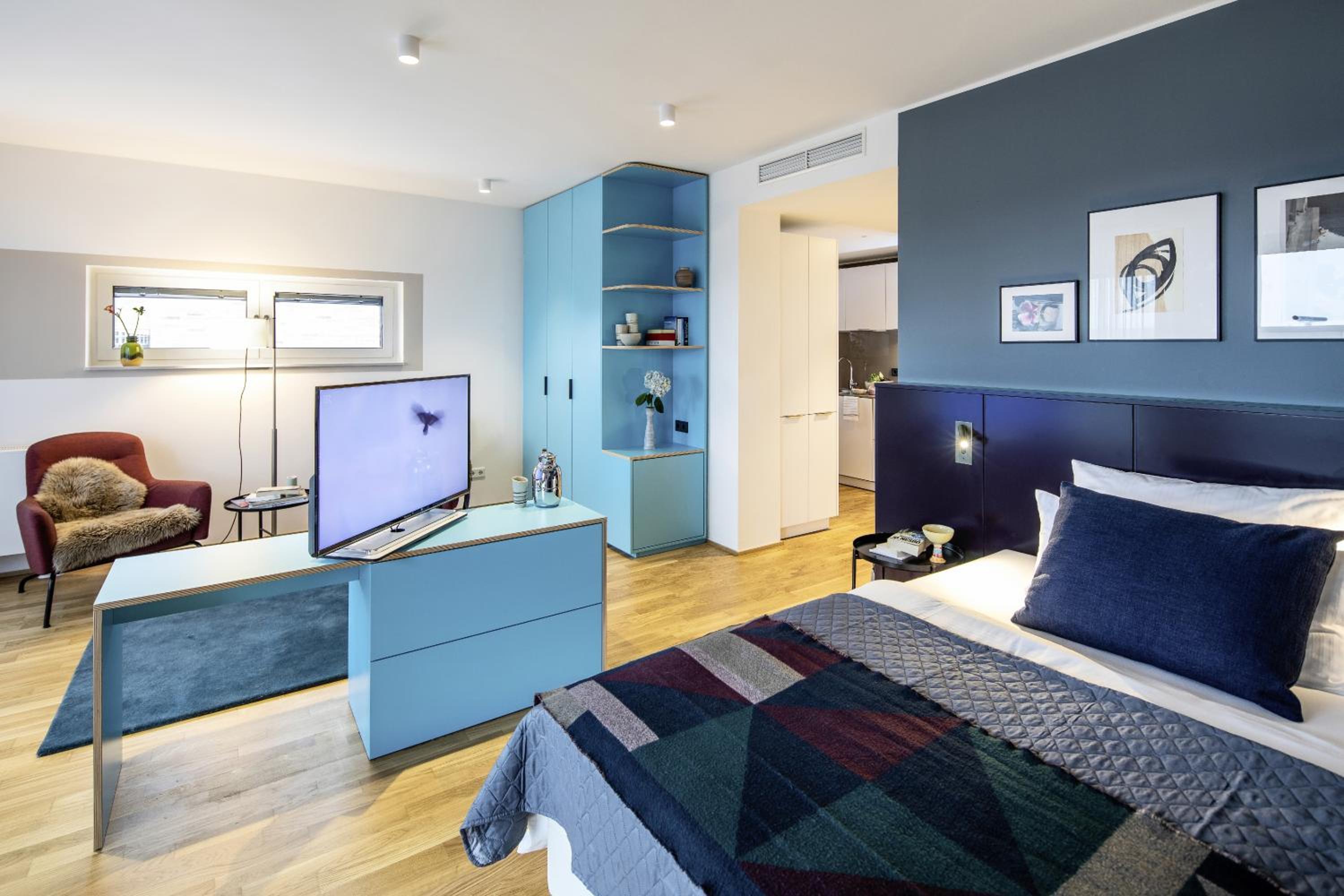 Executive Business Single Studio (55 in bed width)  photo 3