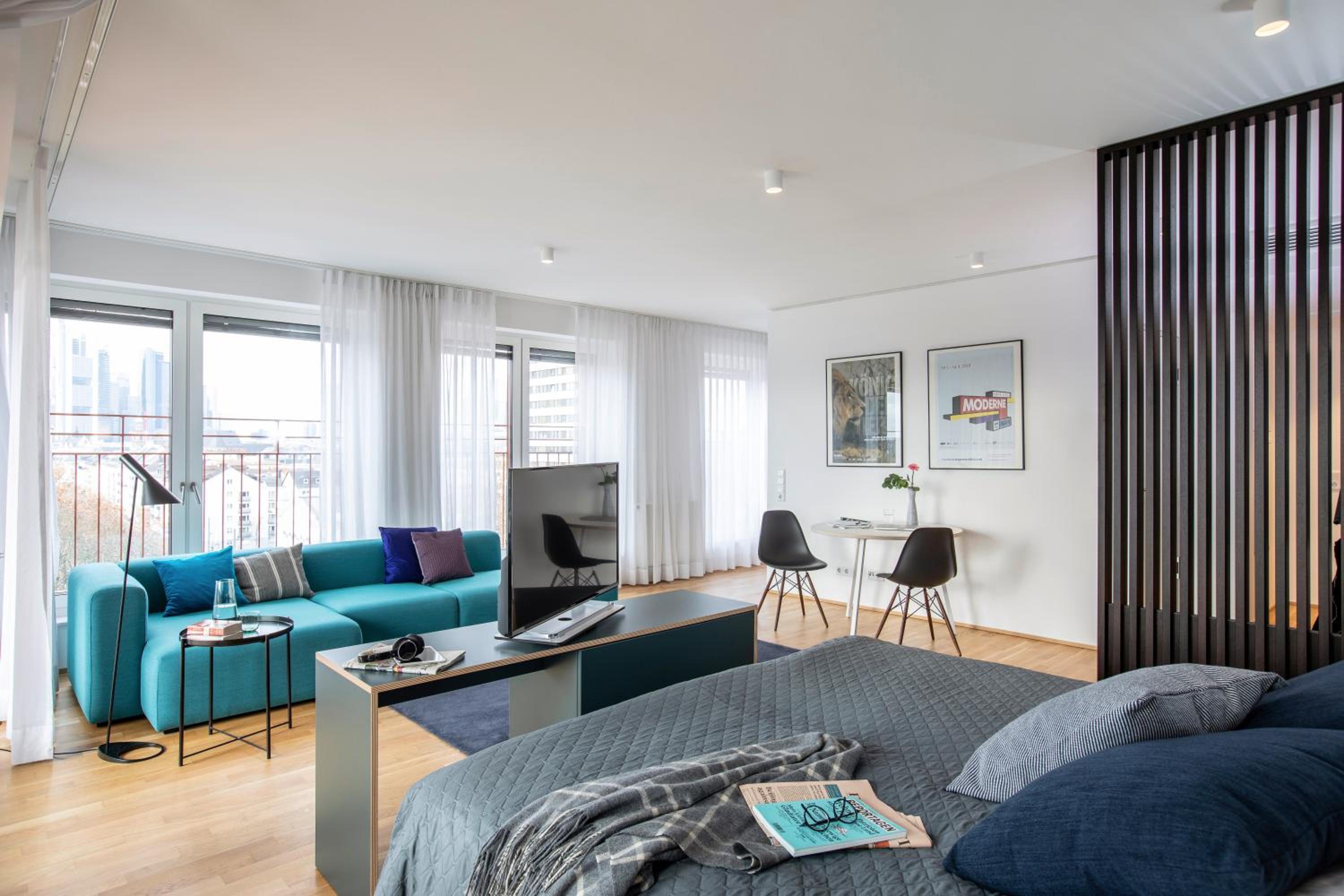 Executive Comfort Double Studio with River View (71 in bed) photo 3
