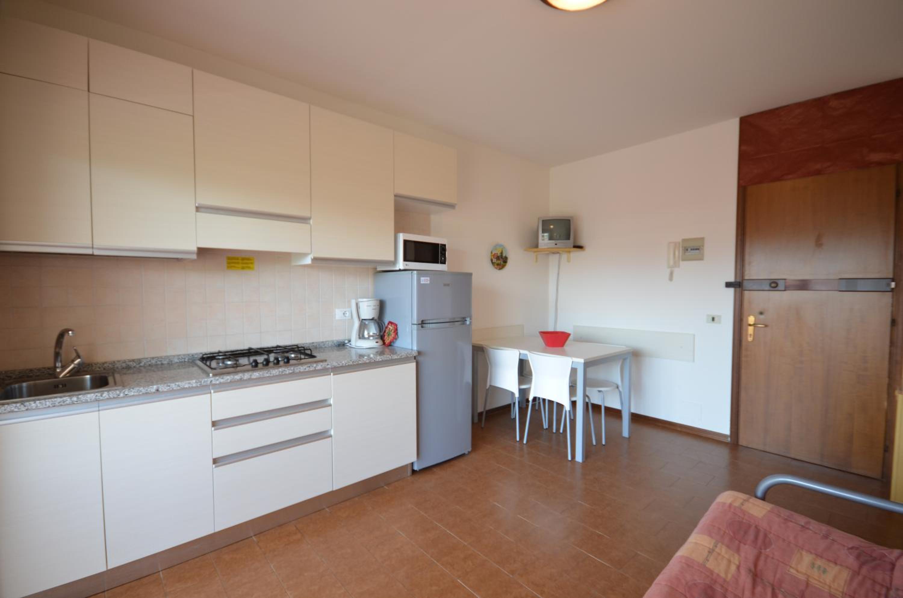 One-Bedroom Apartment photo 2