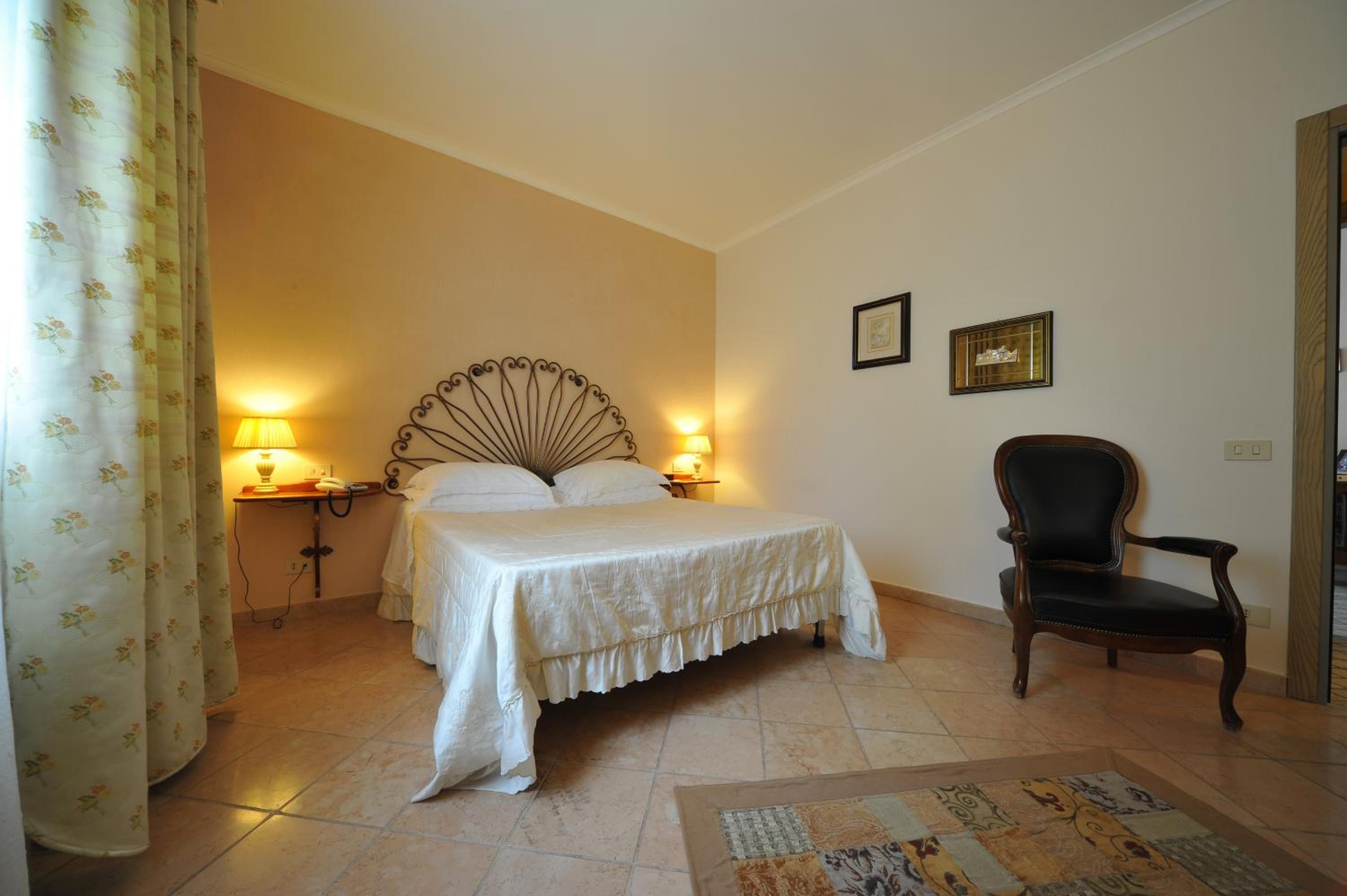 Two-Bedroom Apartment (4 Adults) - Photo 1