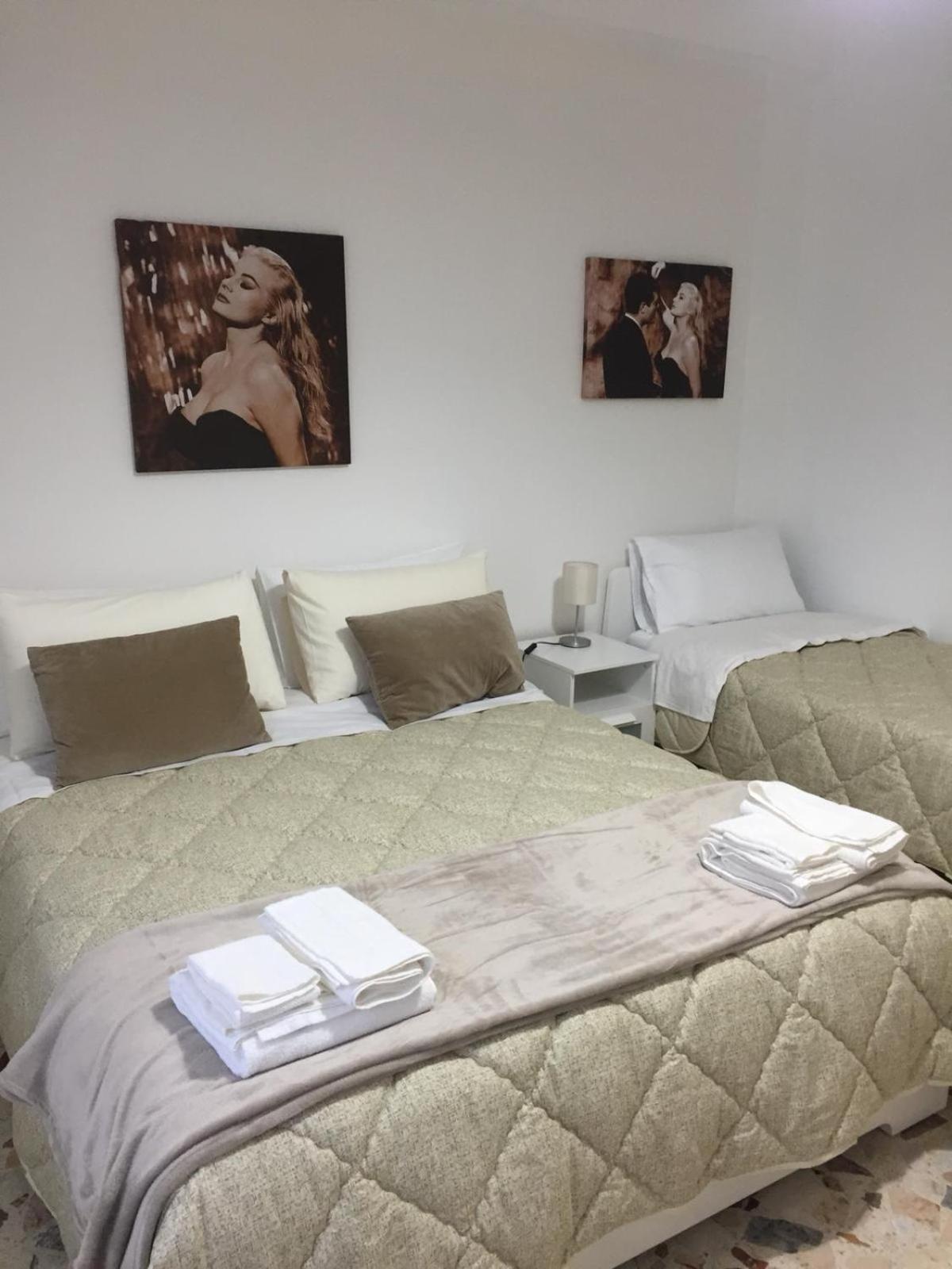 Triple Room with Private Bathroom photo 1