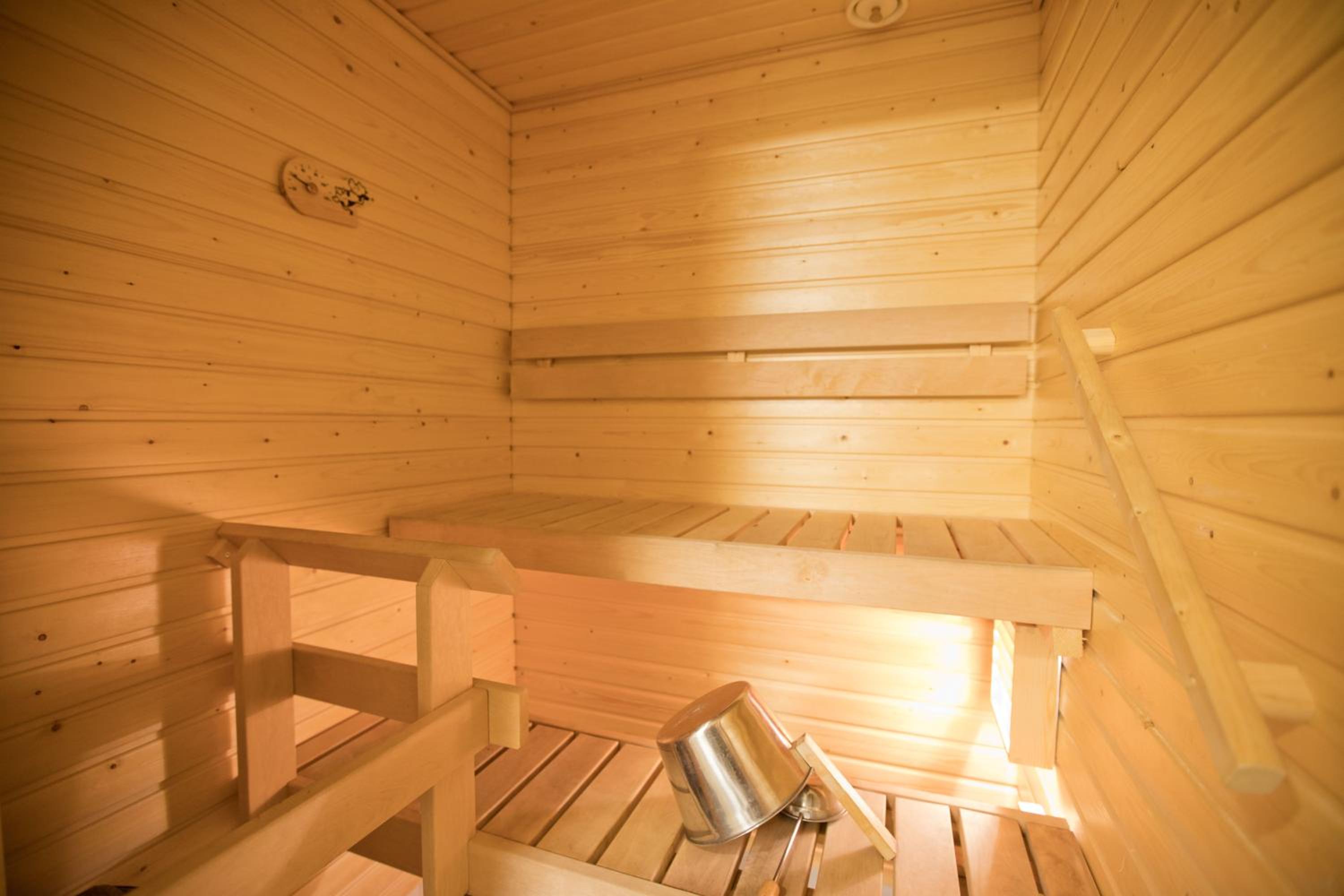 Apartment with Sauna - Photo 9