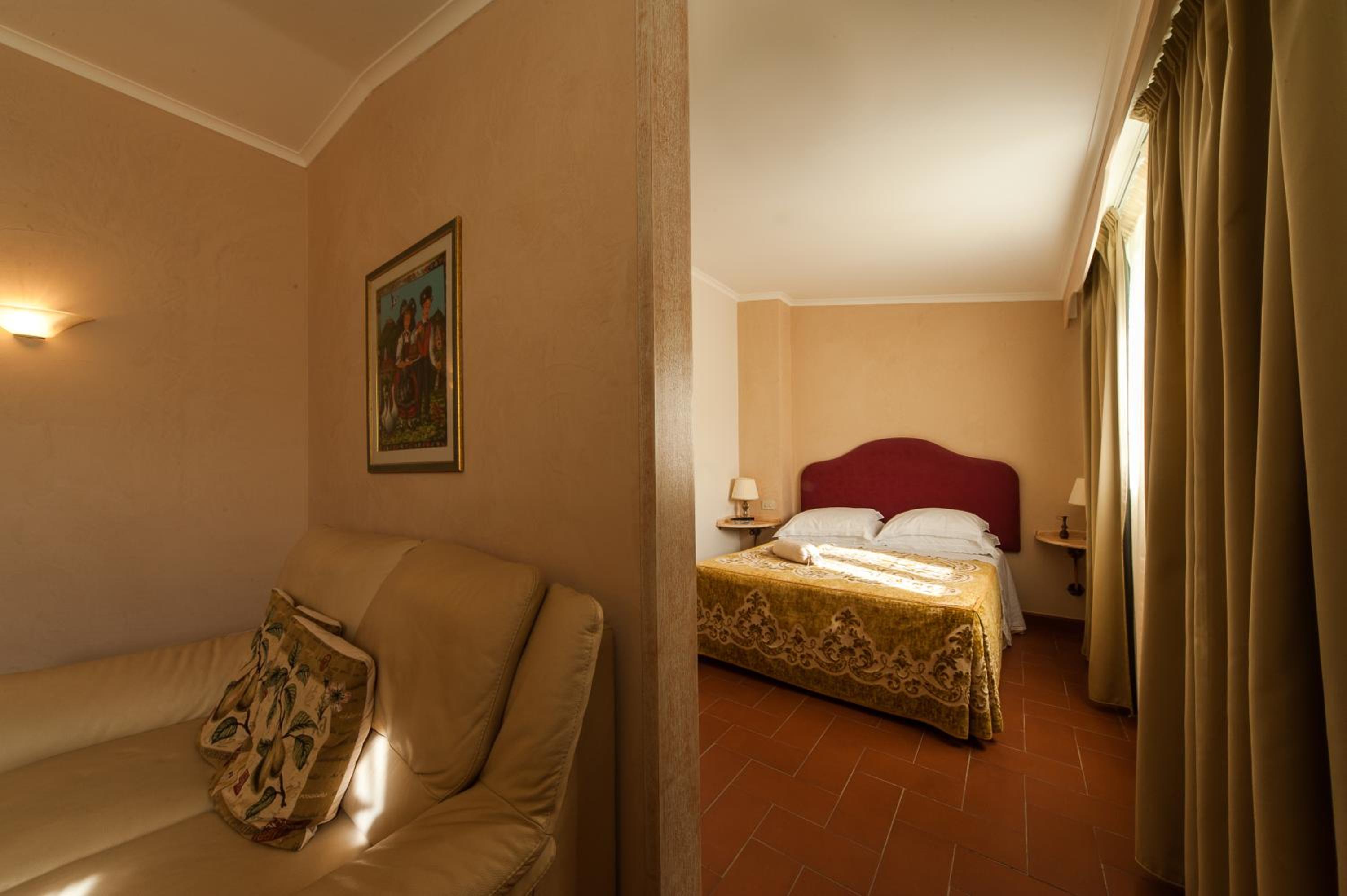 Double Room - Photo 4