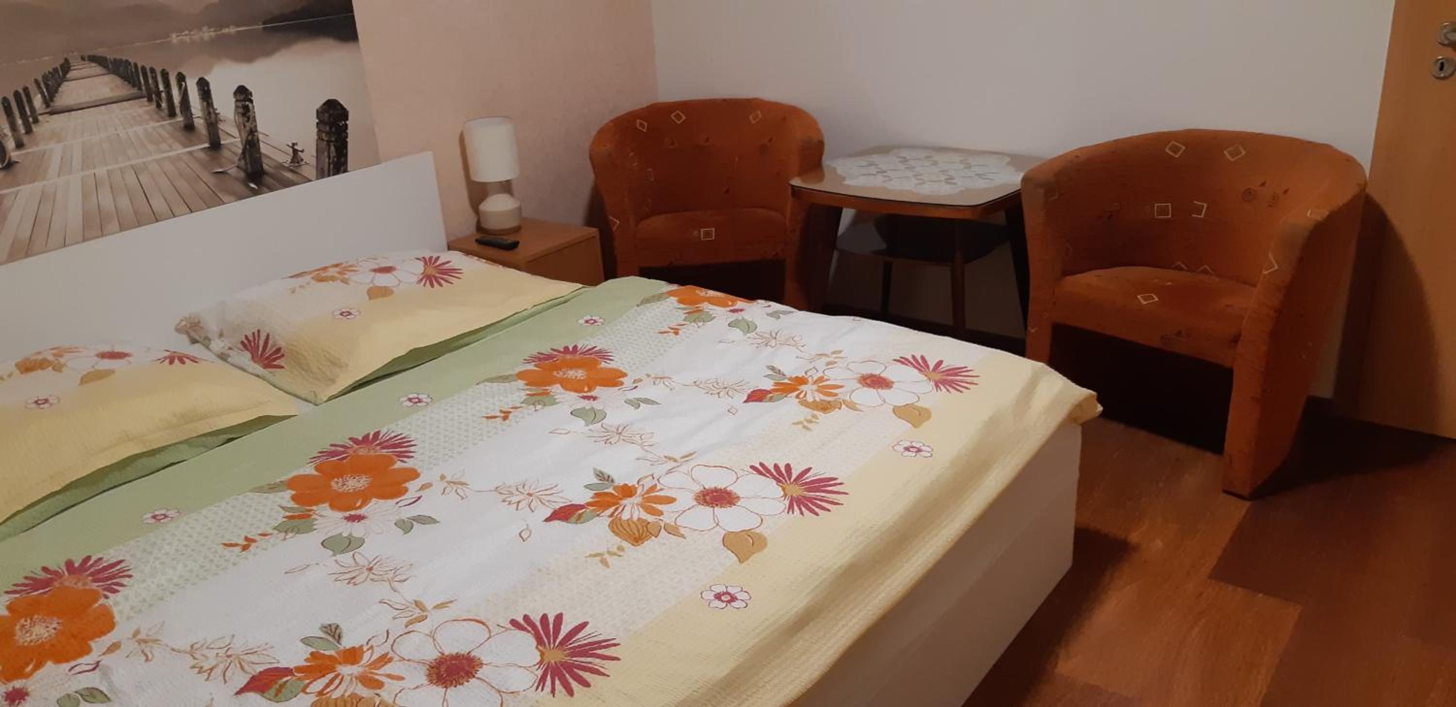 Double Room with Private Bathroom - Photo 1