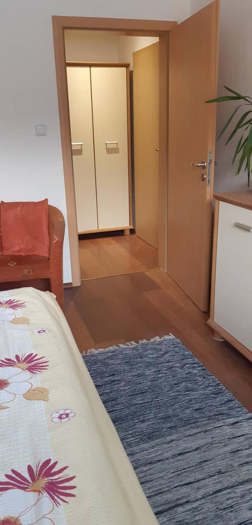 Double Room with Private Bathroom - Photo 7