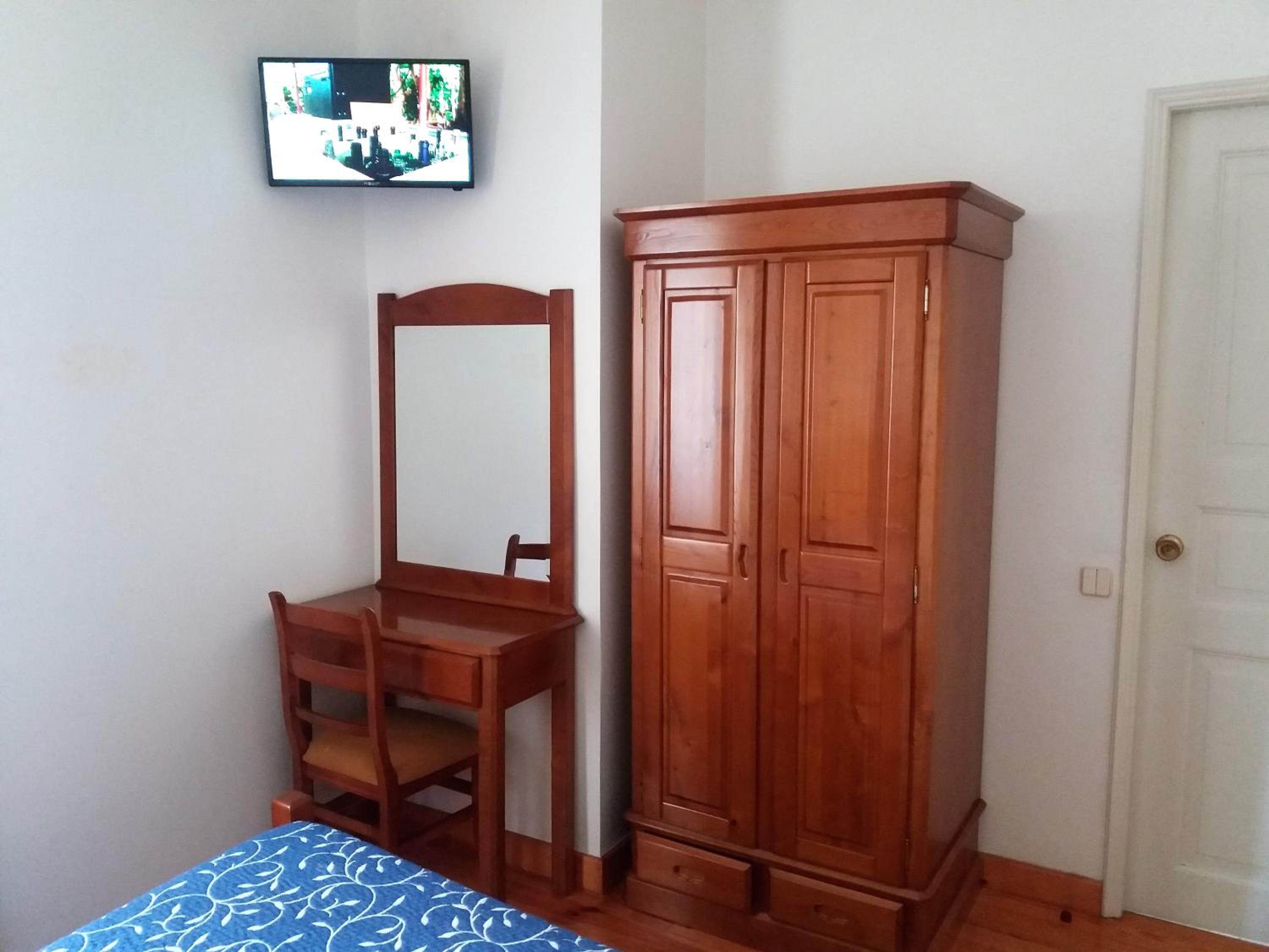 Double Room - Photo 11