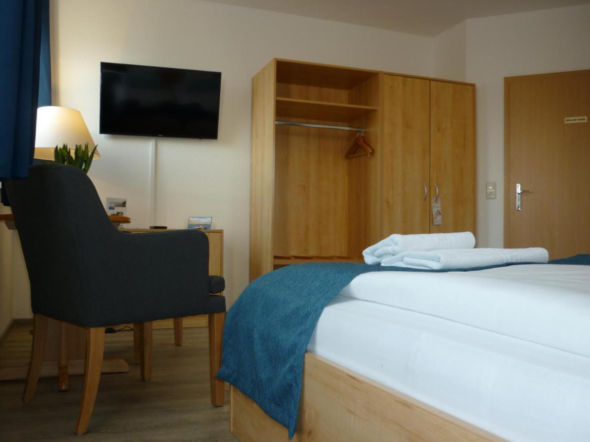 Double or Twin Room with Bathroom photo 3