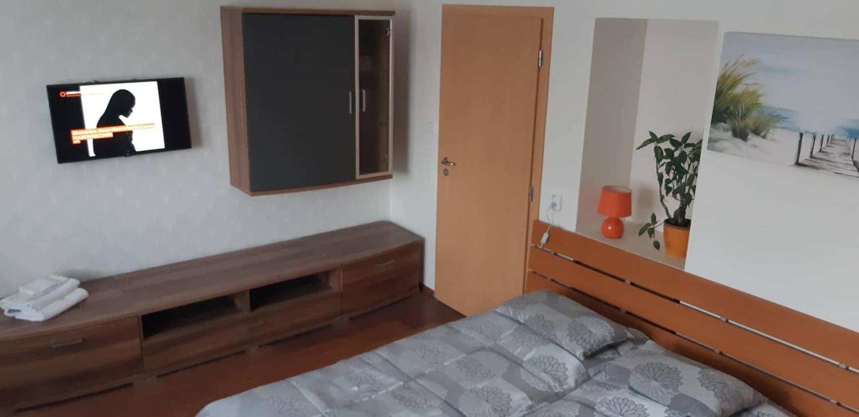 Quadruple Room with Bathroom - Photo 13