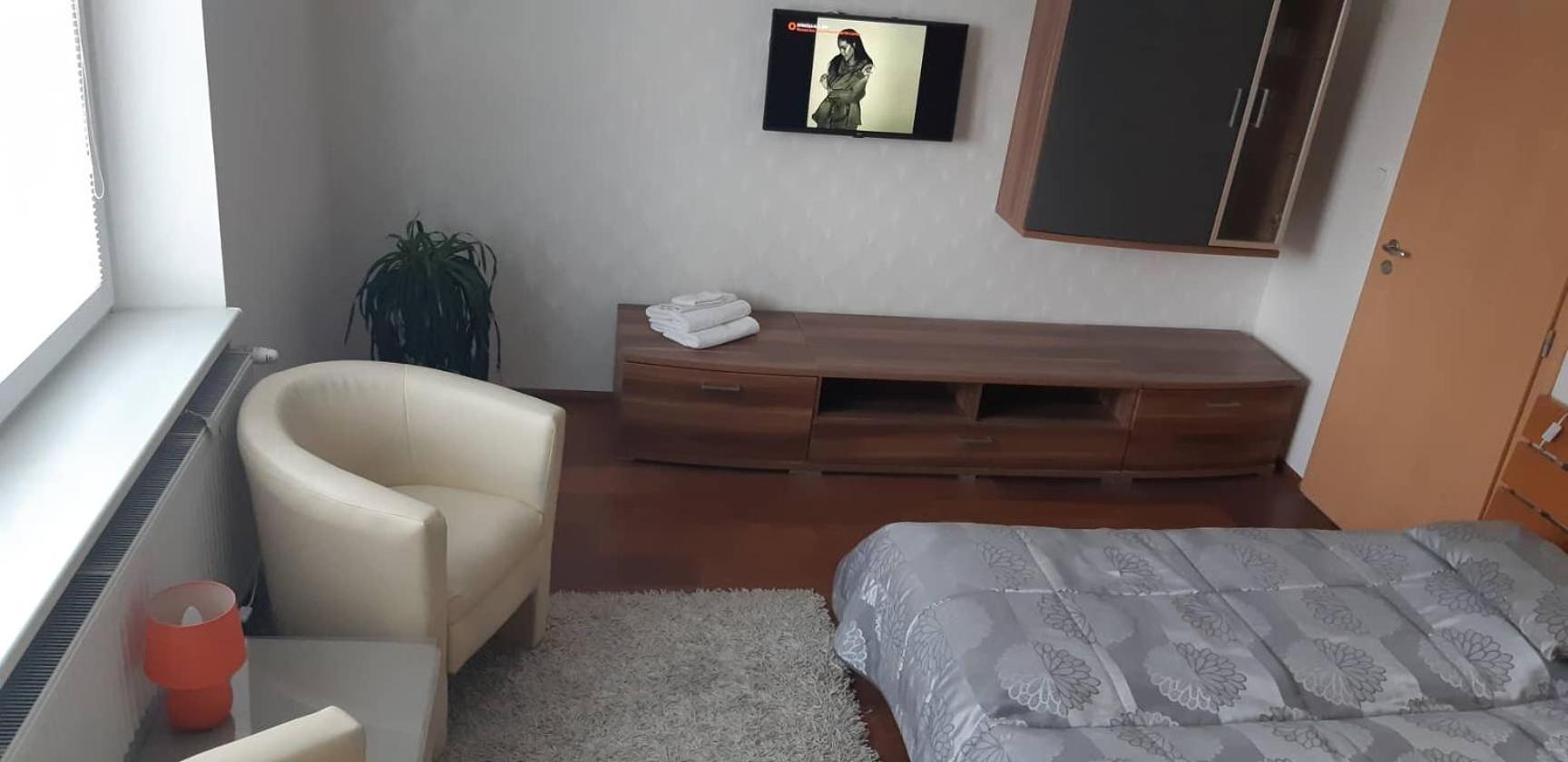 Quadruple Room with Bathroom - Photo 5