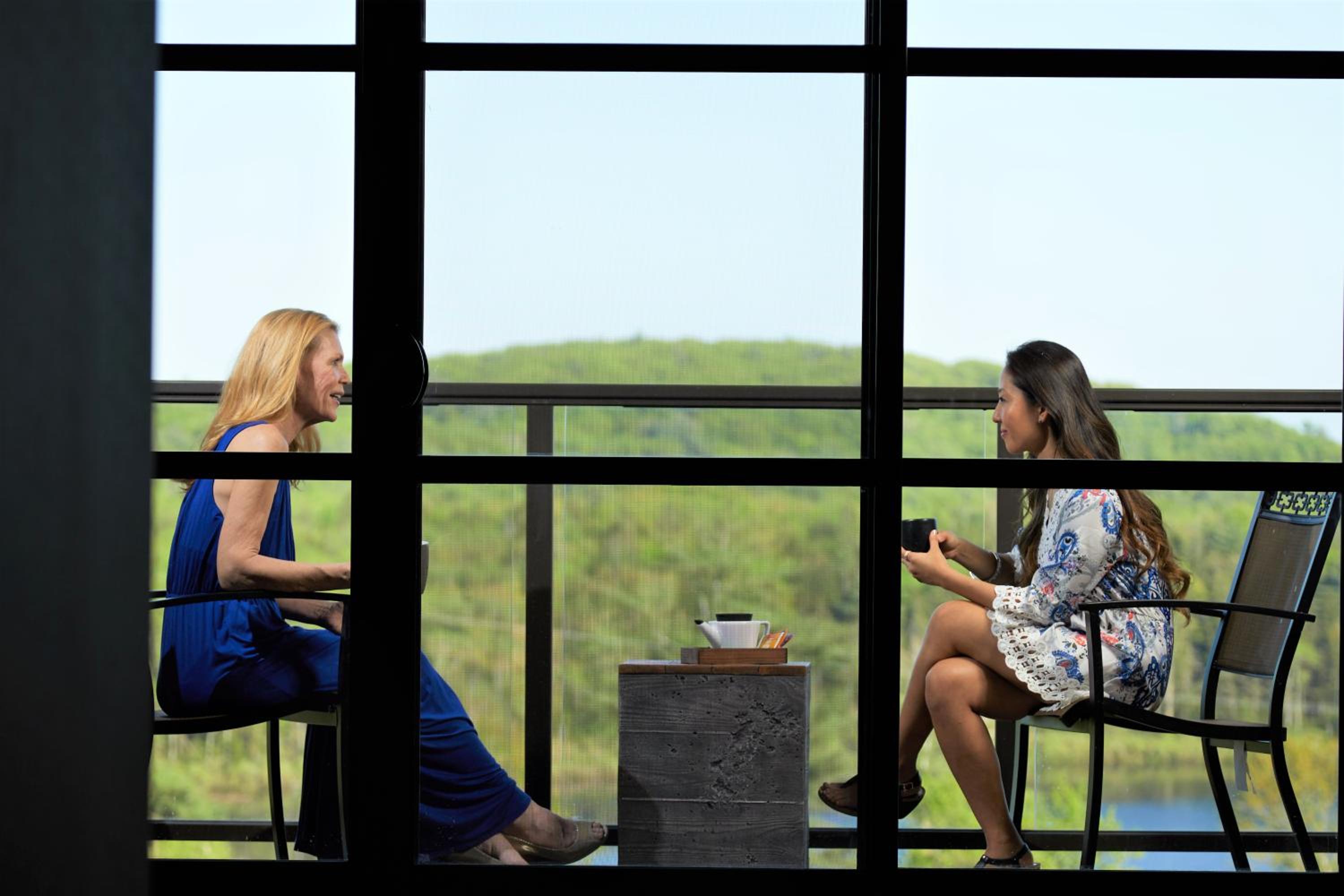 Lakeview King Suite with Balcony- Yoga & Wellness Activities - Photo 4
