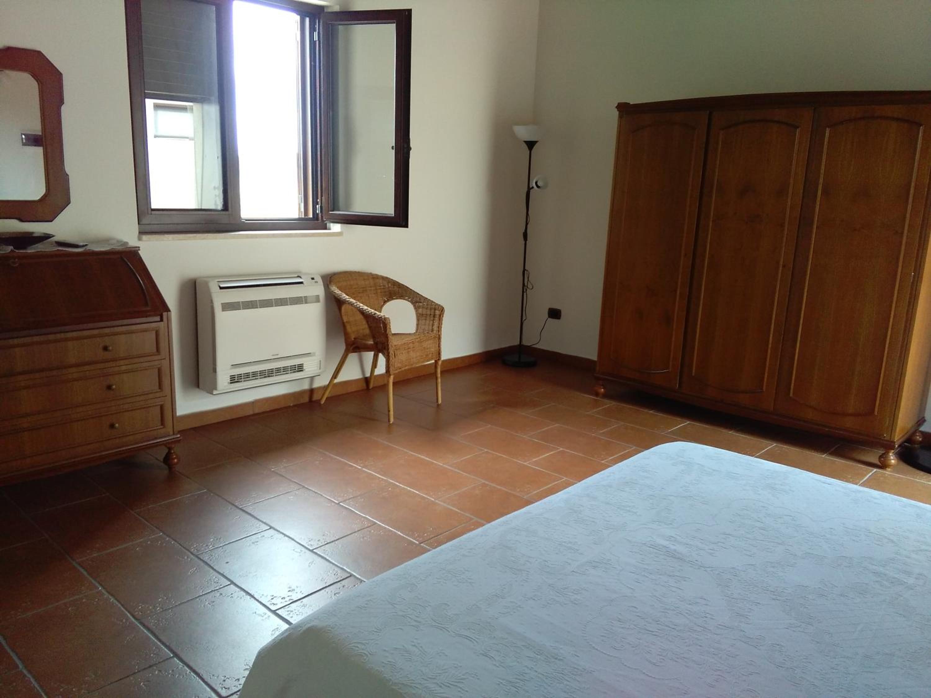 Large Double Room photo 1