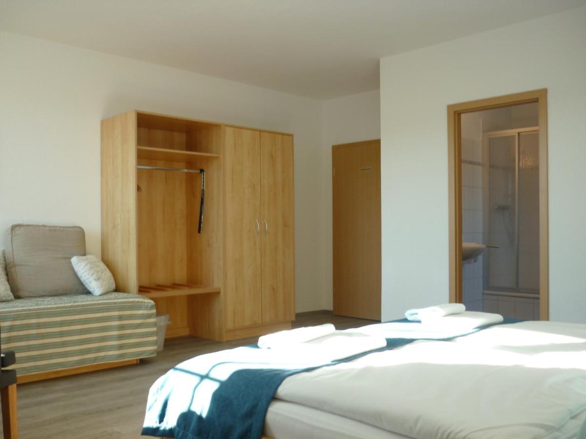 Triple Room with Bathroom photo 2