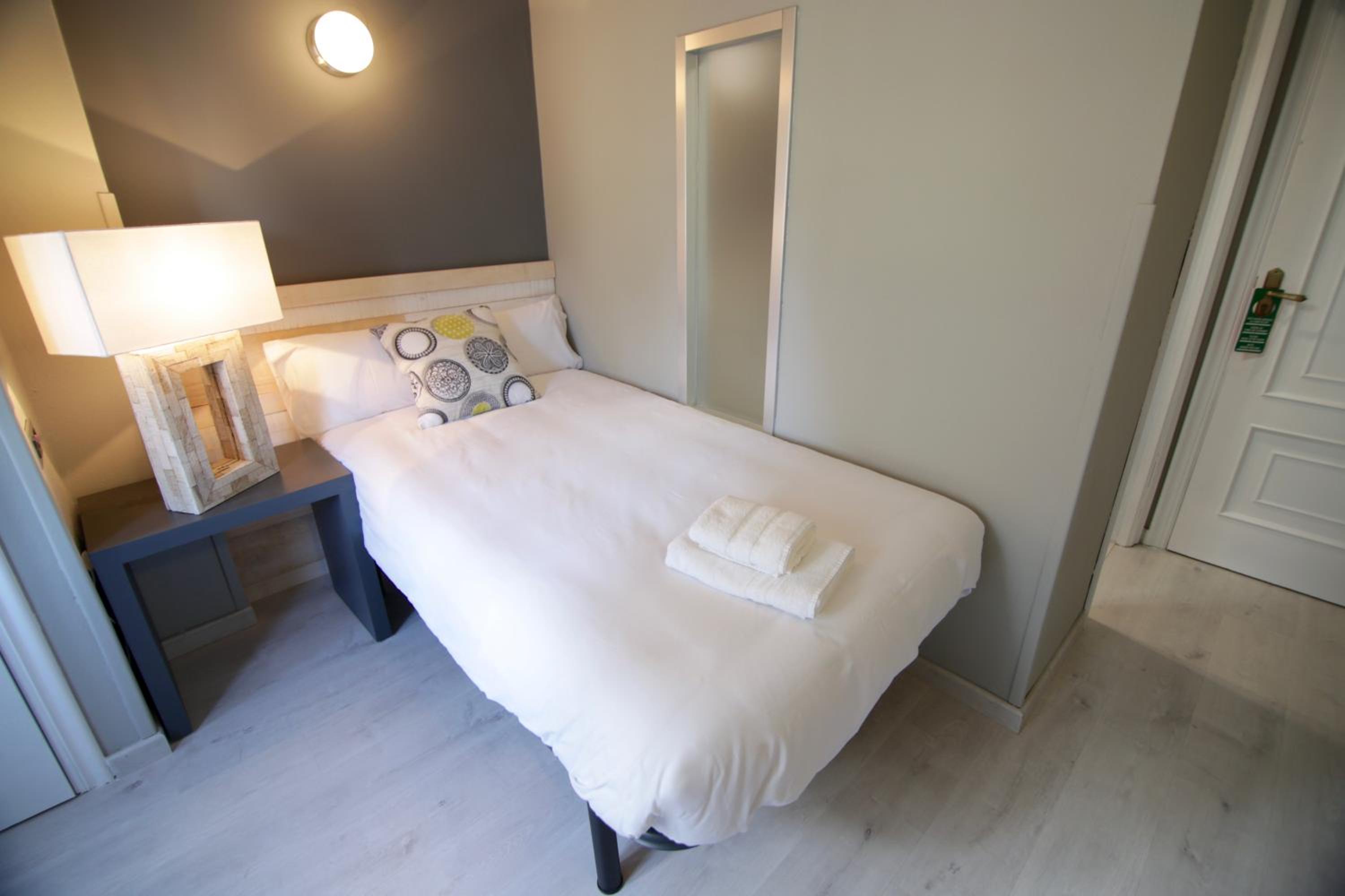 Single Room photo 3
