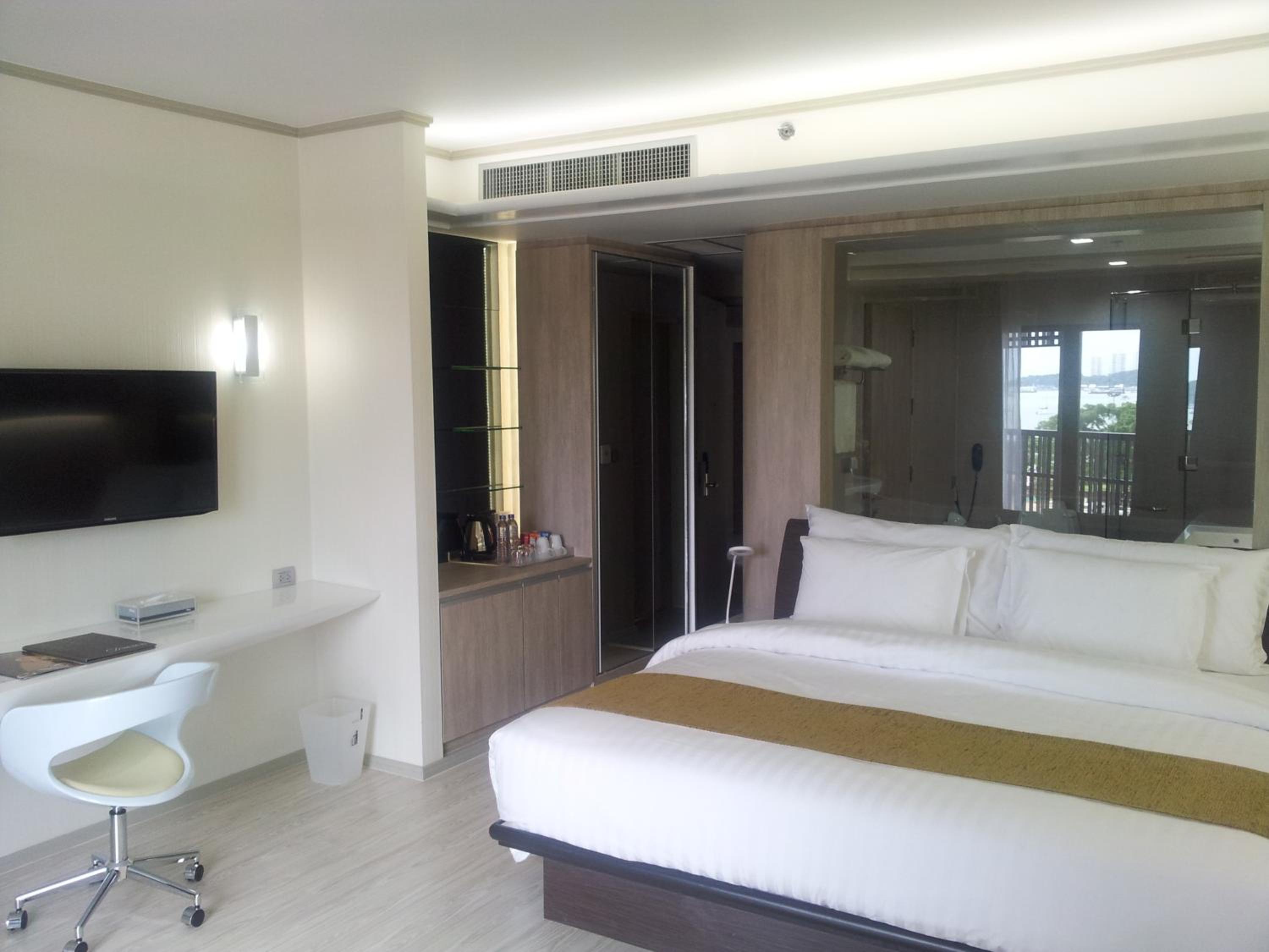 room photo