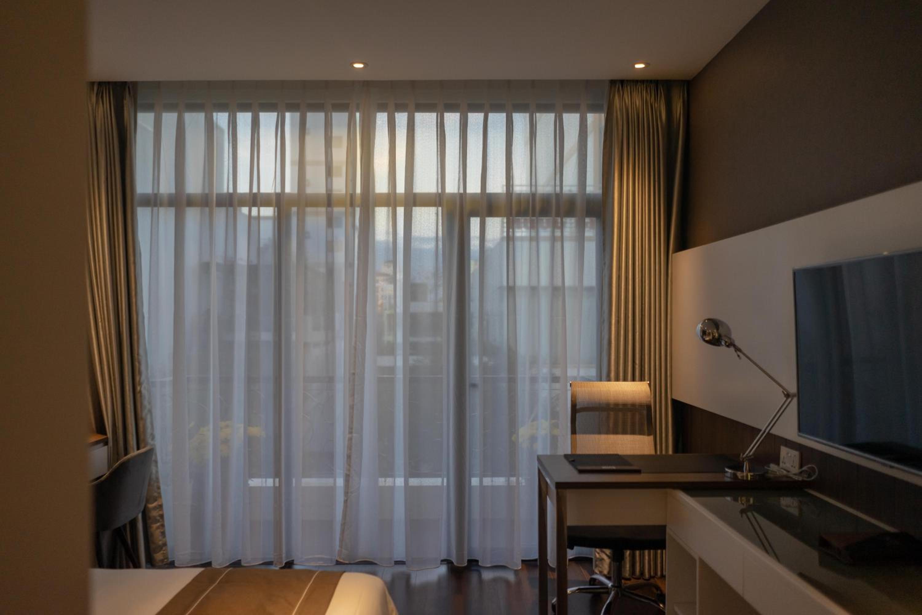 Deluxe Double Room with Balcony - Photo 3