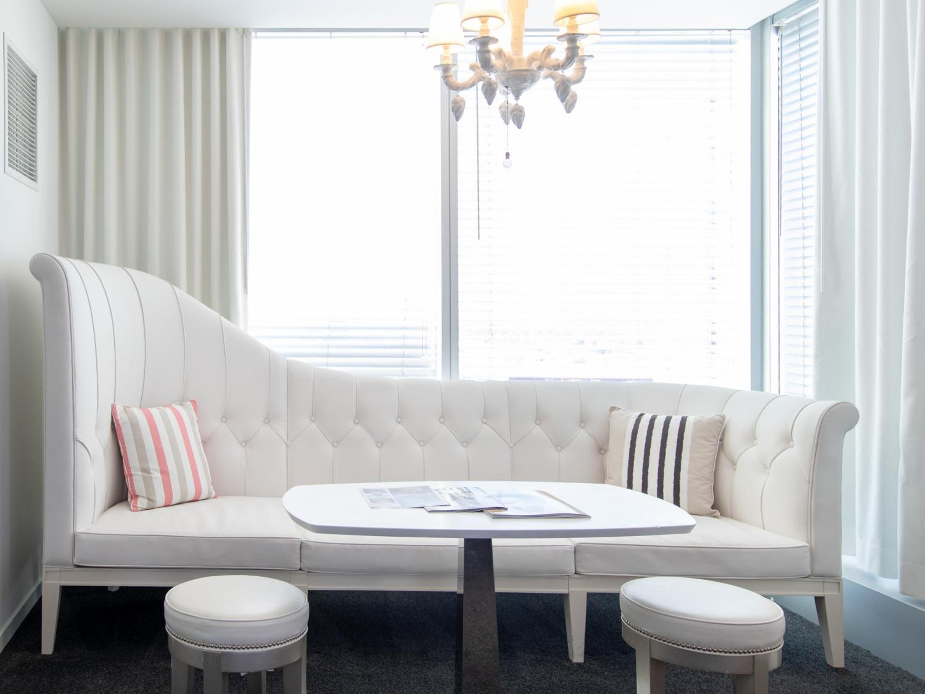 Alexandria King Suite photo 3