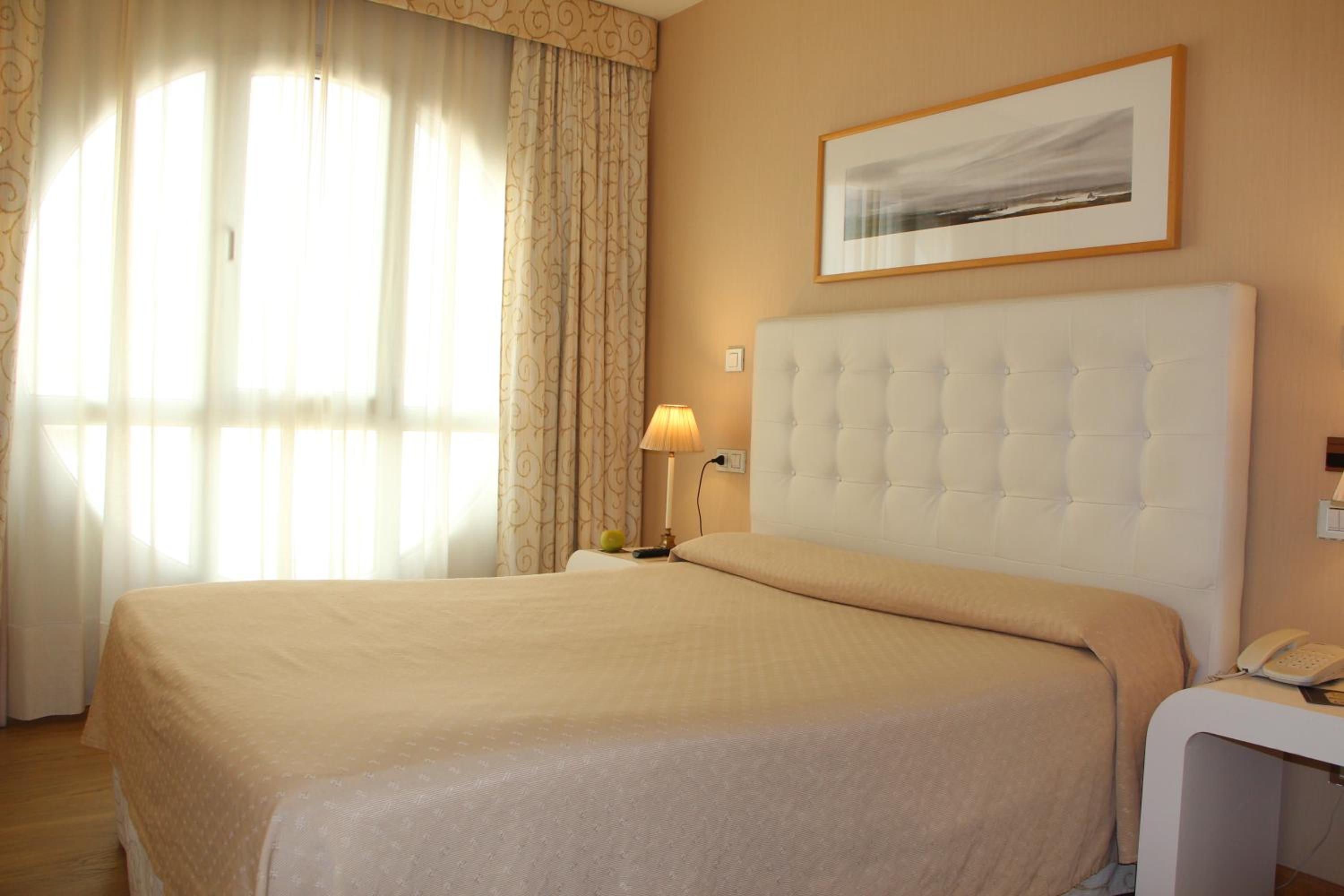 Double Room - Photo 2