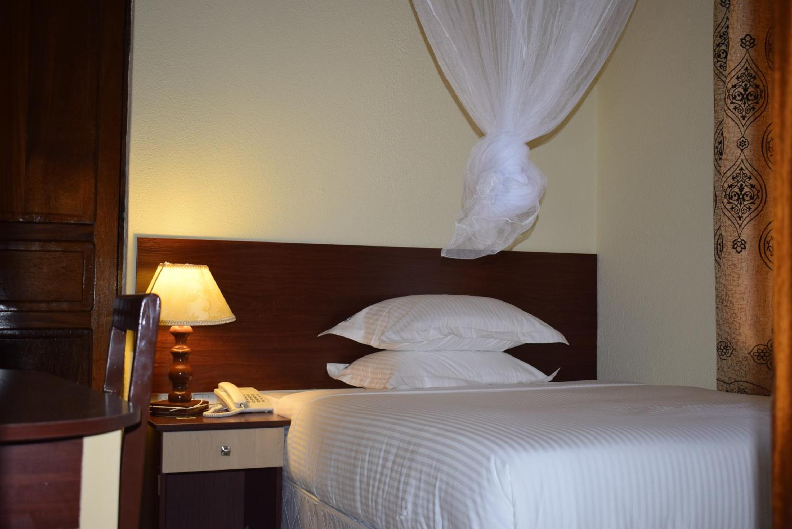 Standard Single Room with Mountain View
