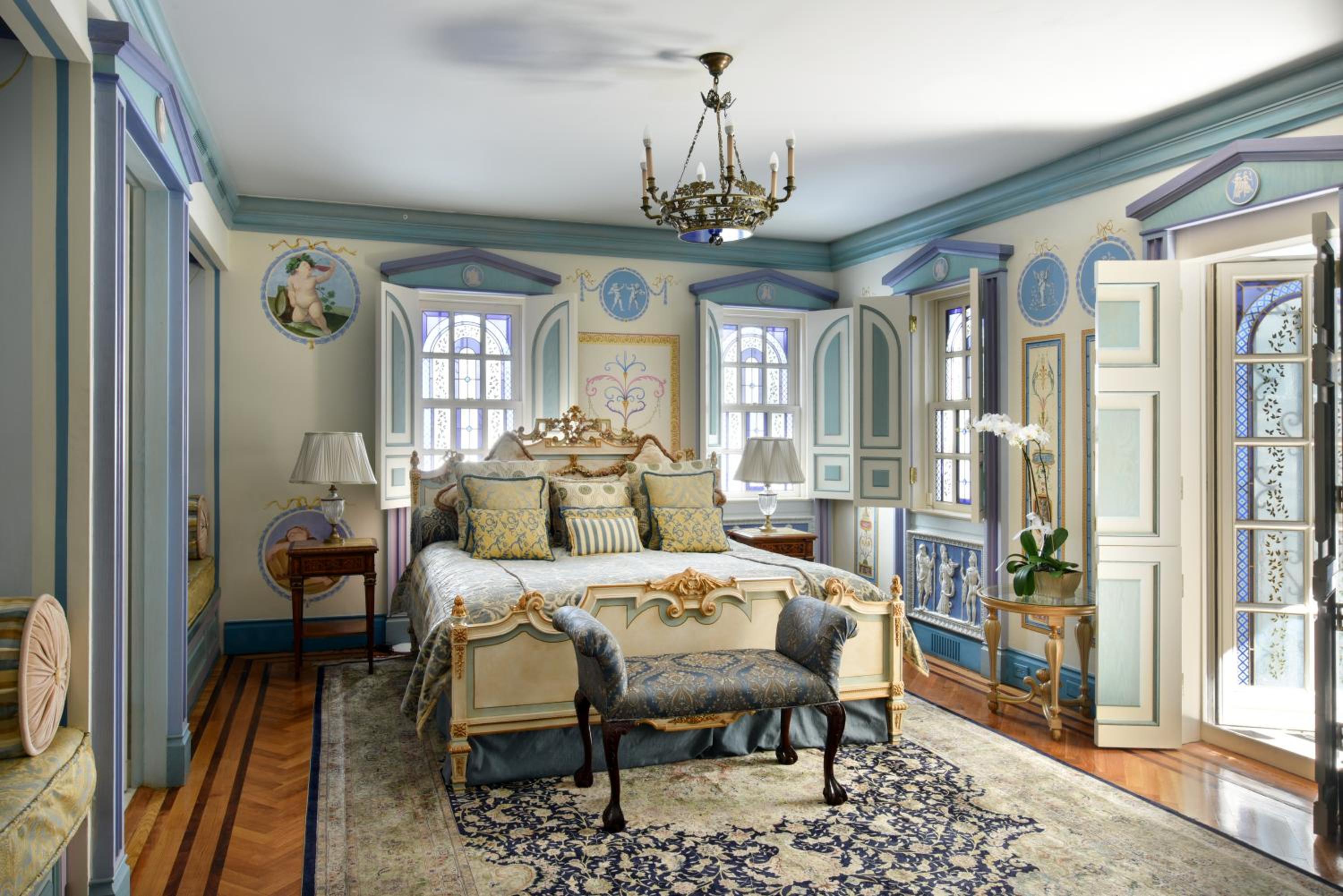 Exceptional Suite thumbnail 6