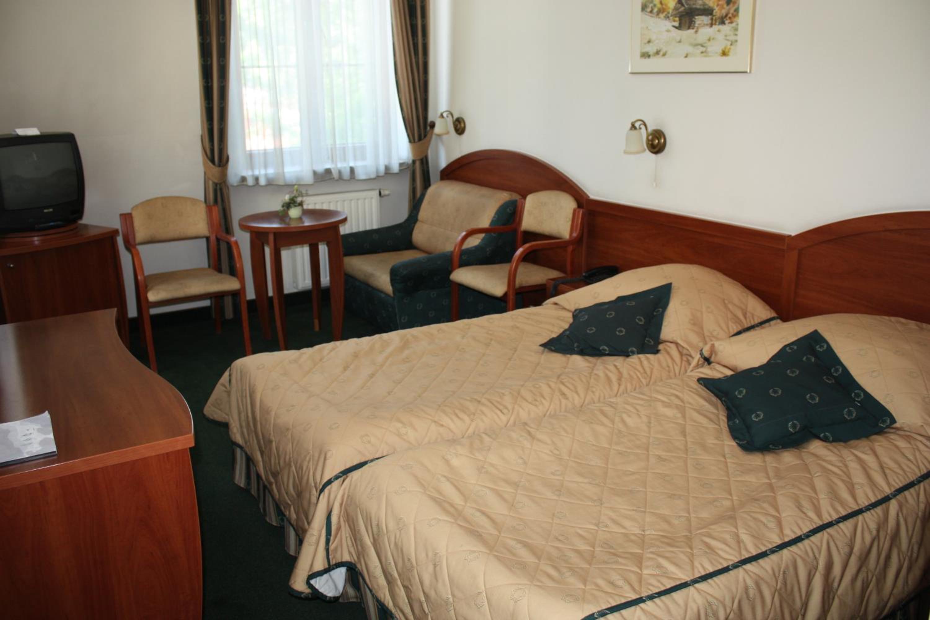 Double or Twin Room - Photo 7