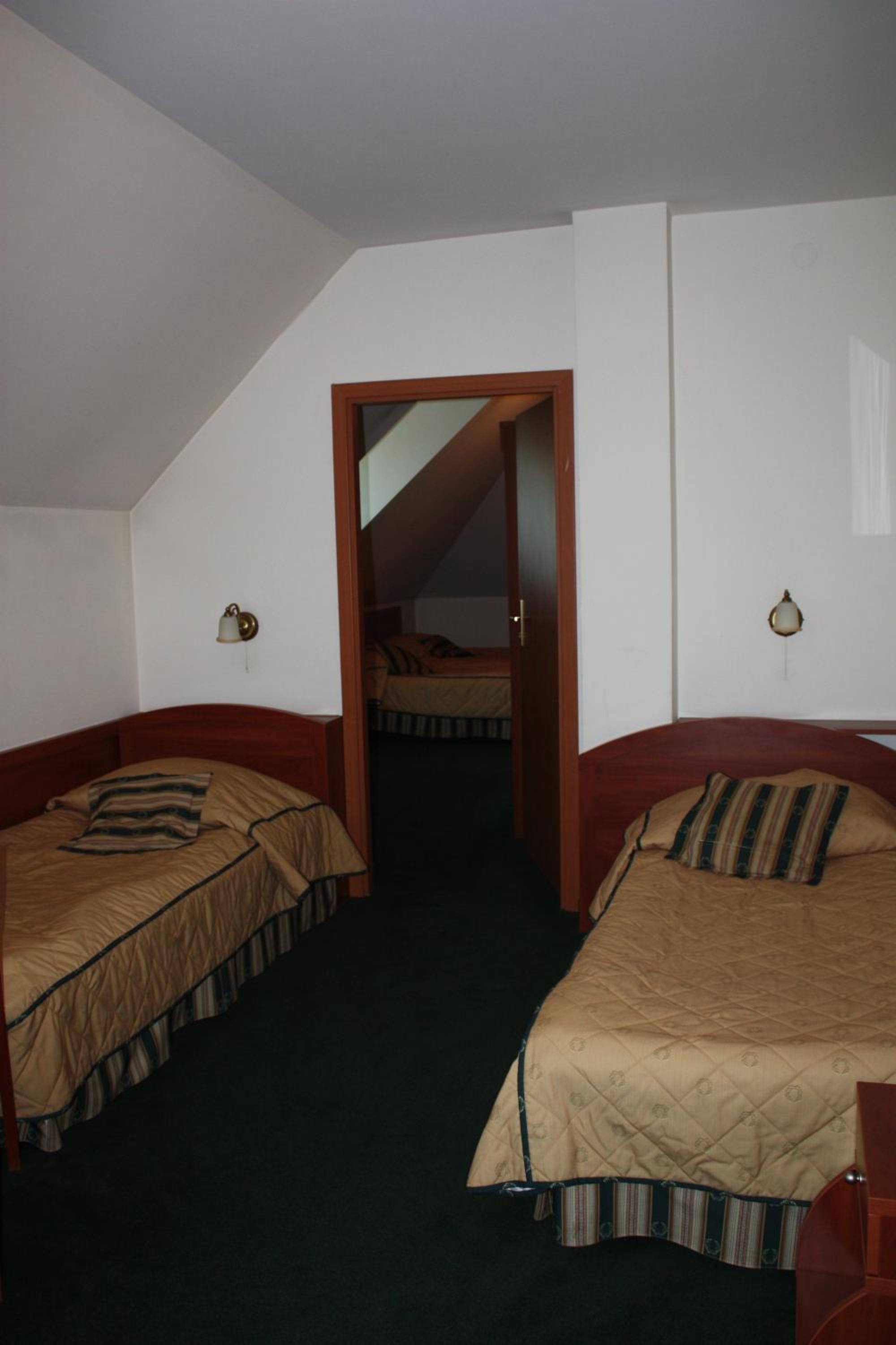 Apartment (4 Adults) - Photo 4