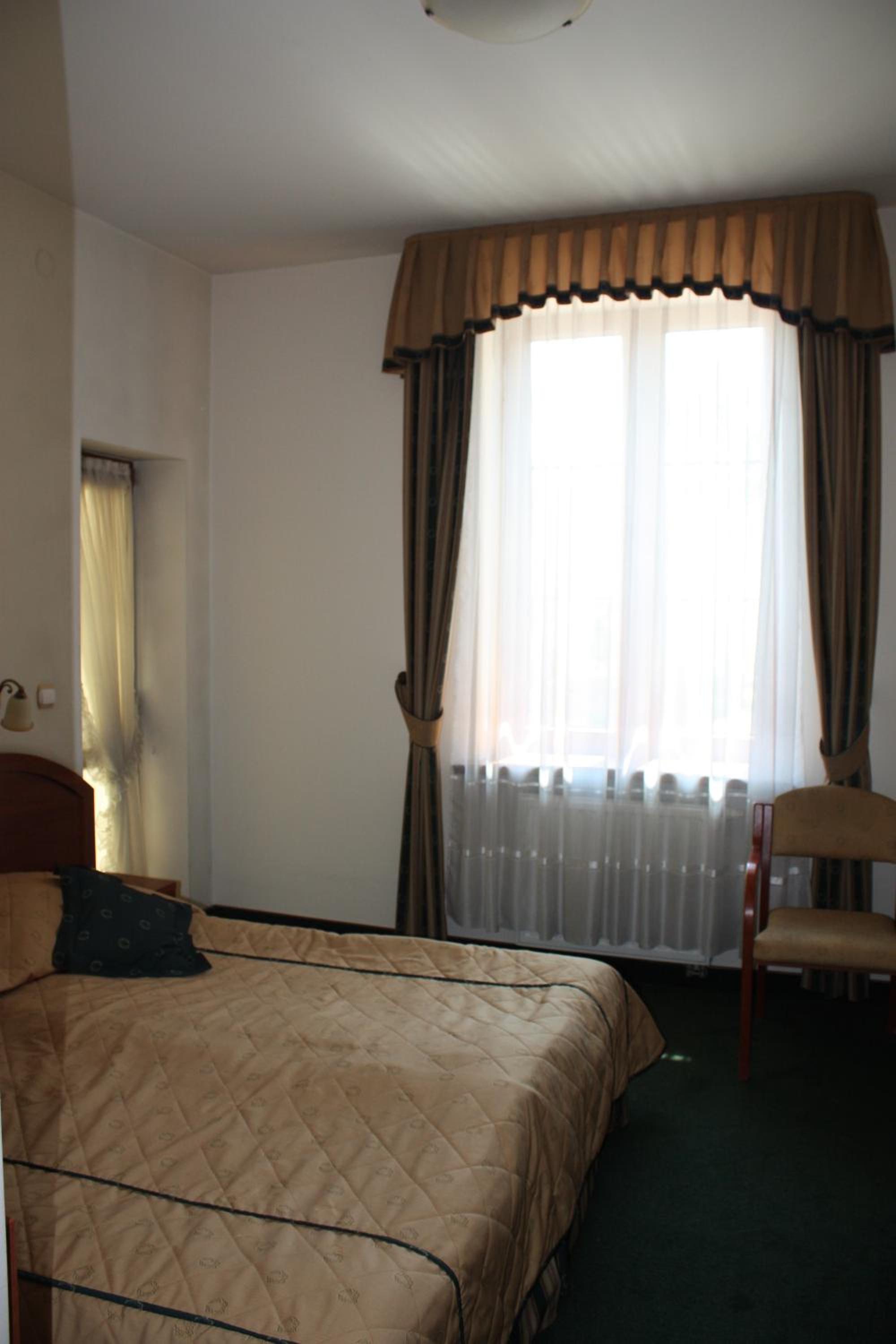 Double or Twin Room - Photo 5