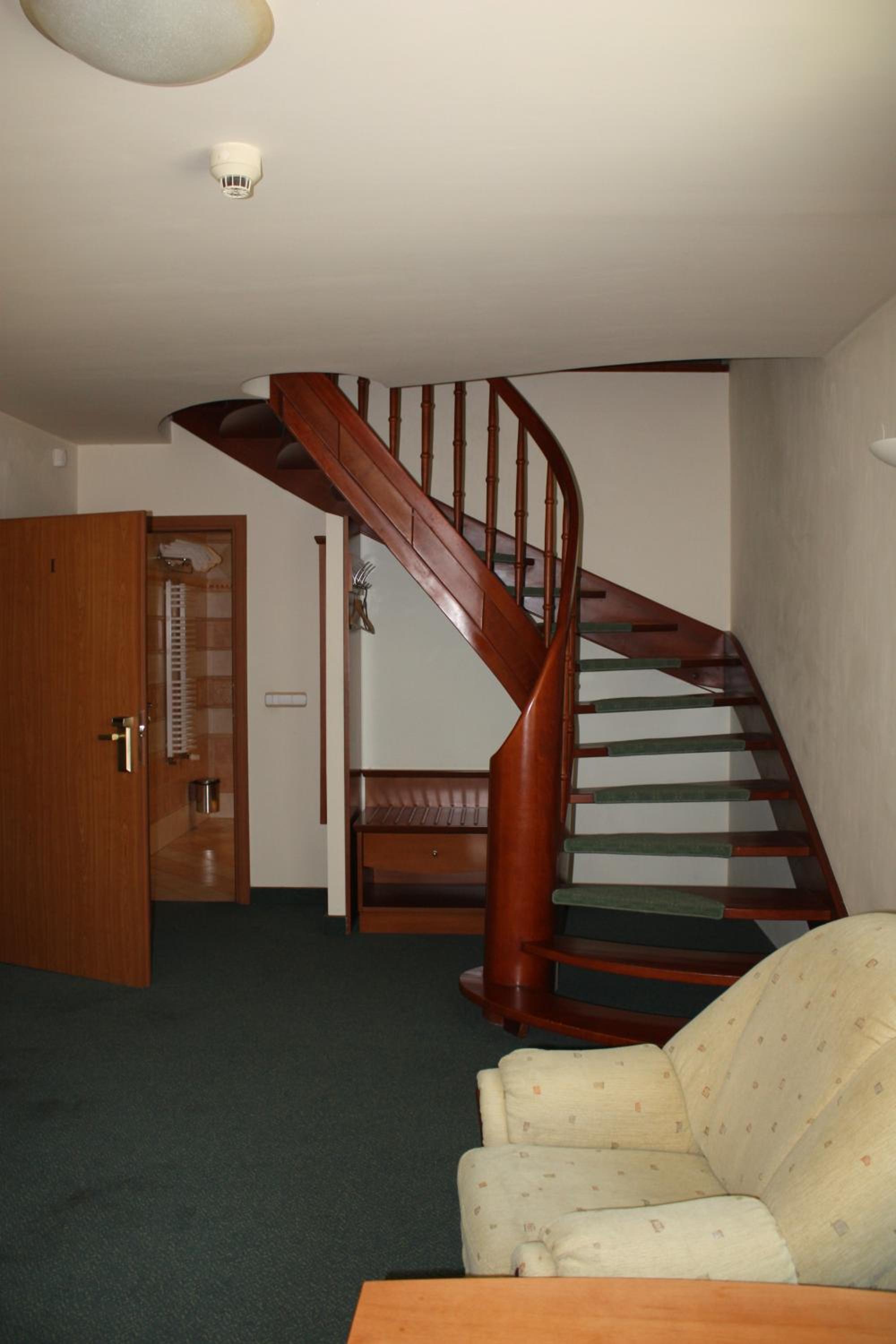 Luxury Apartment - Photo 7