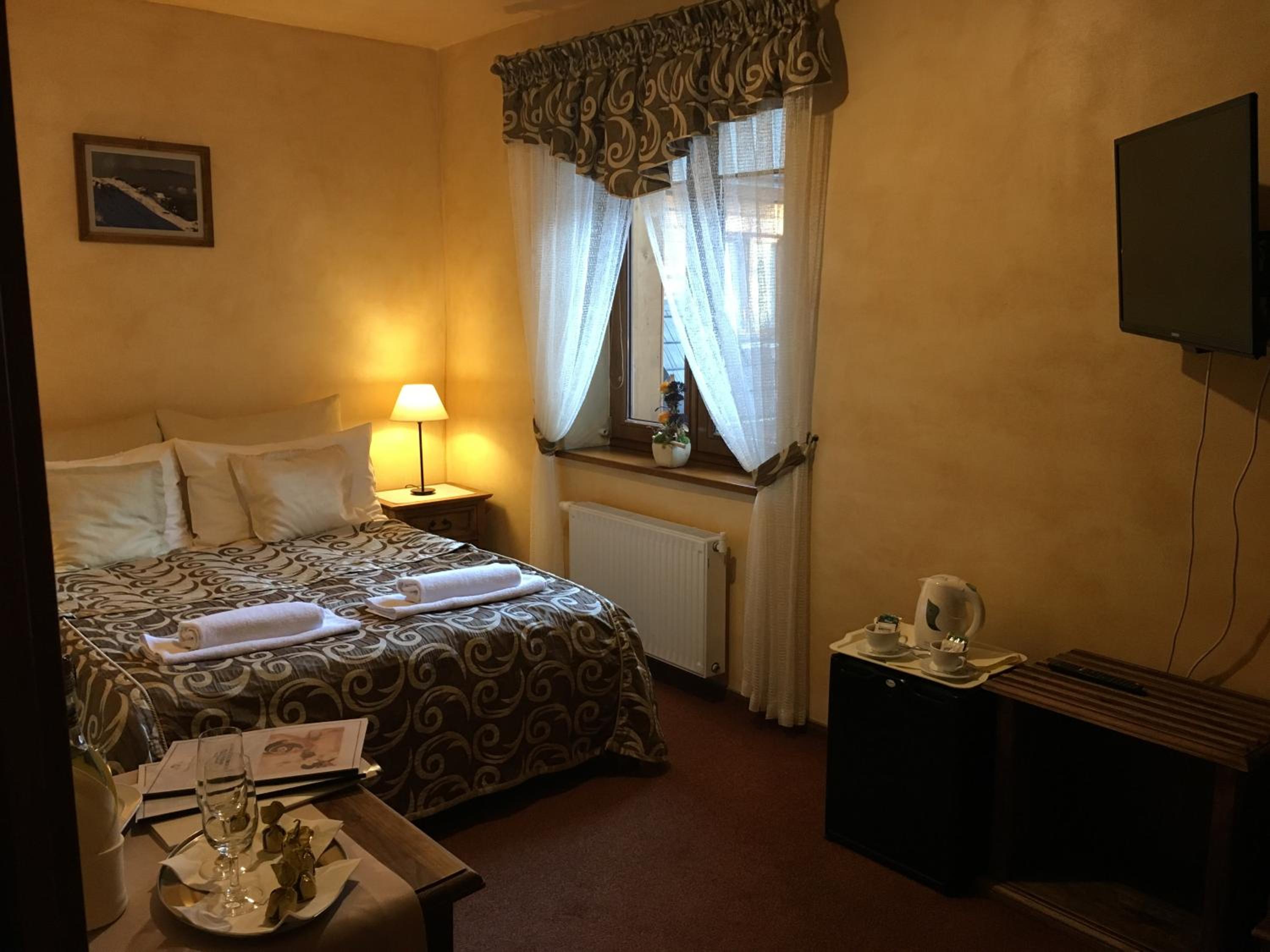 Double Room - Photo 7