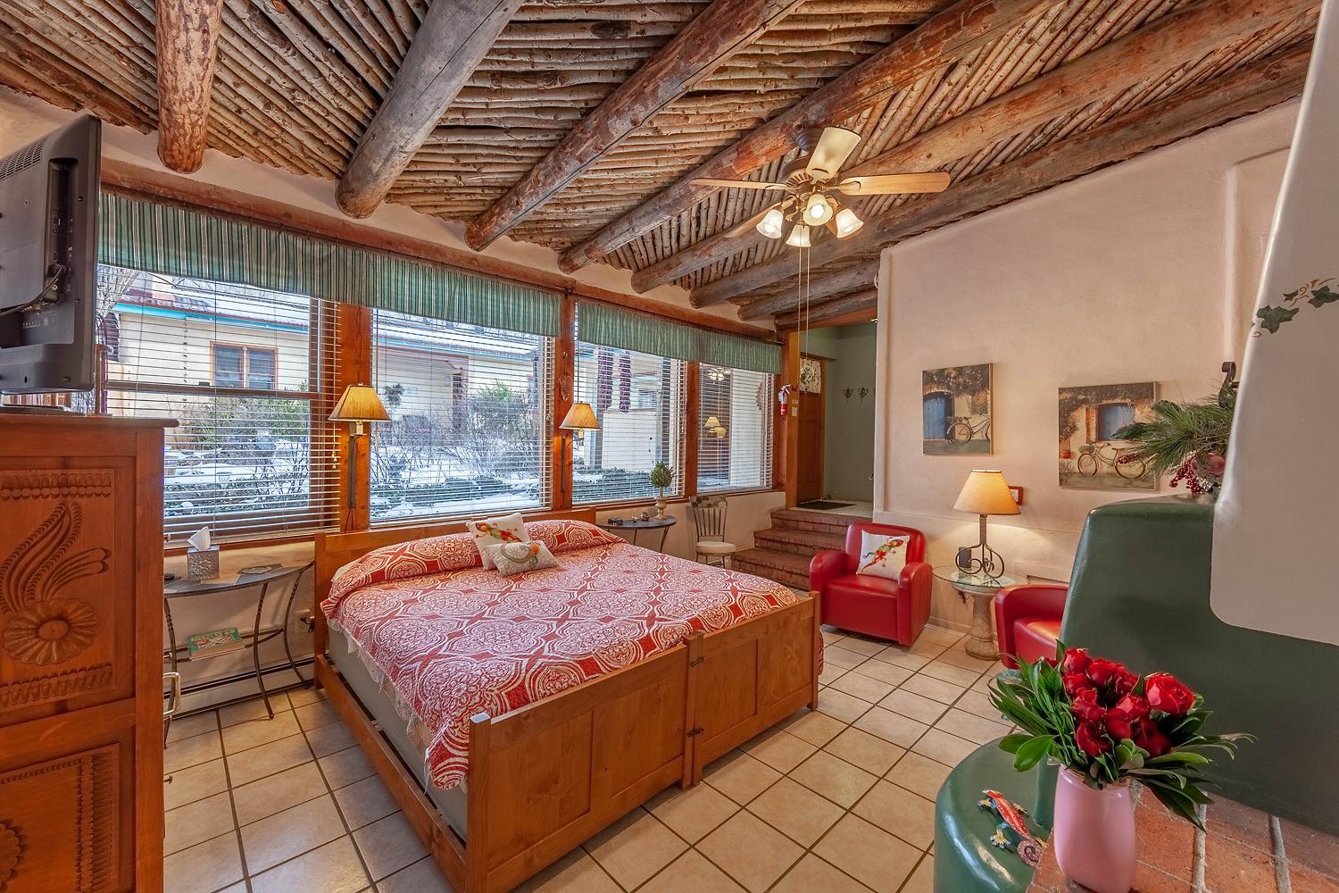 King Suite with Garden View - Gecko photo 3