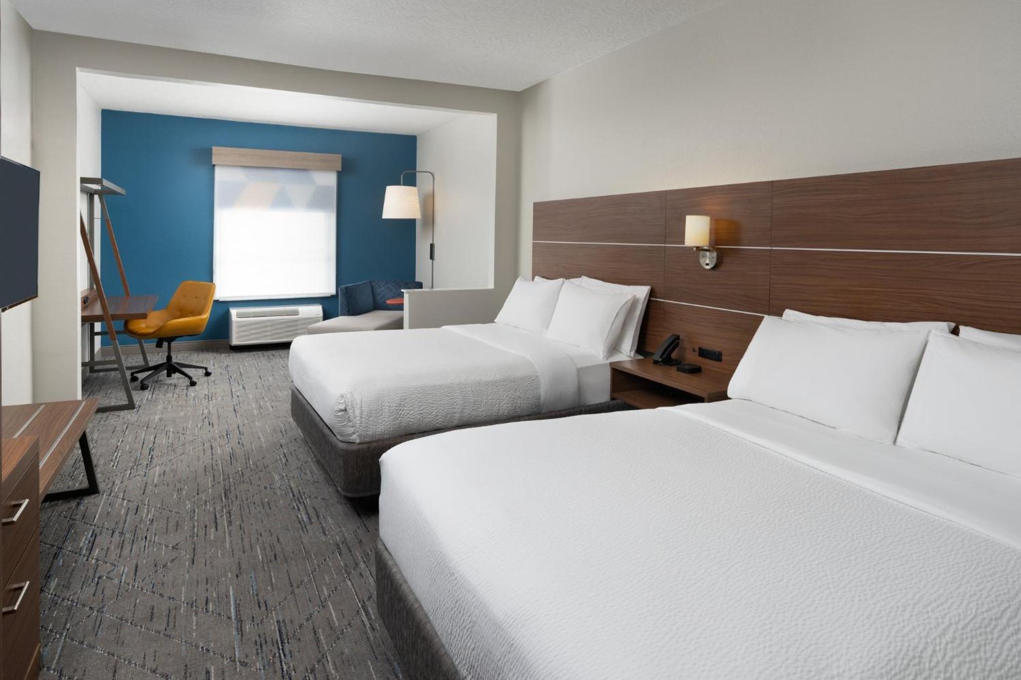 Standard Queen Room with Two Queen Beds and Mobility Accessible Roll-In Shower