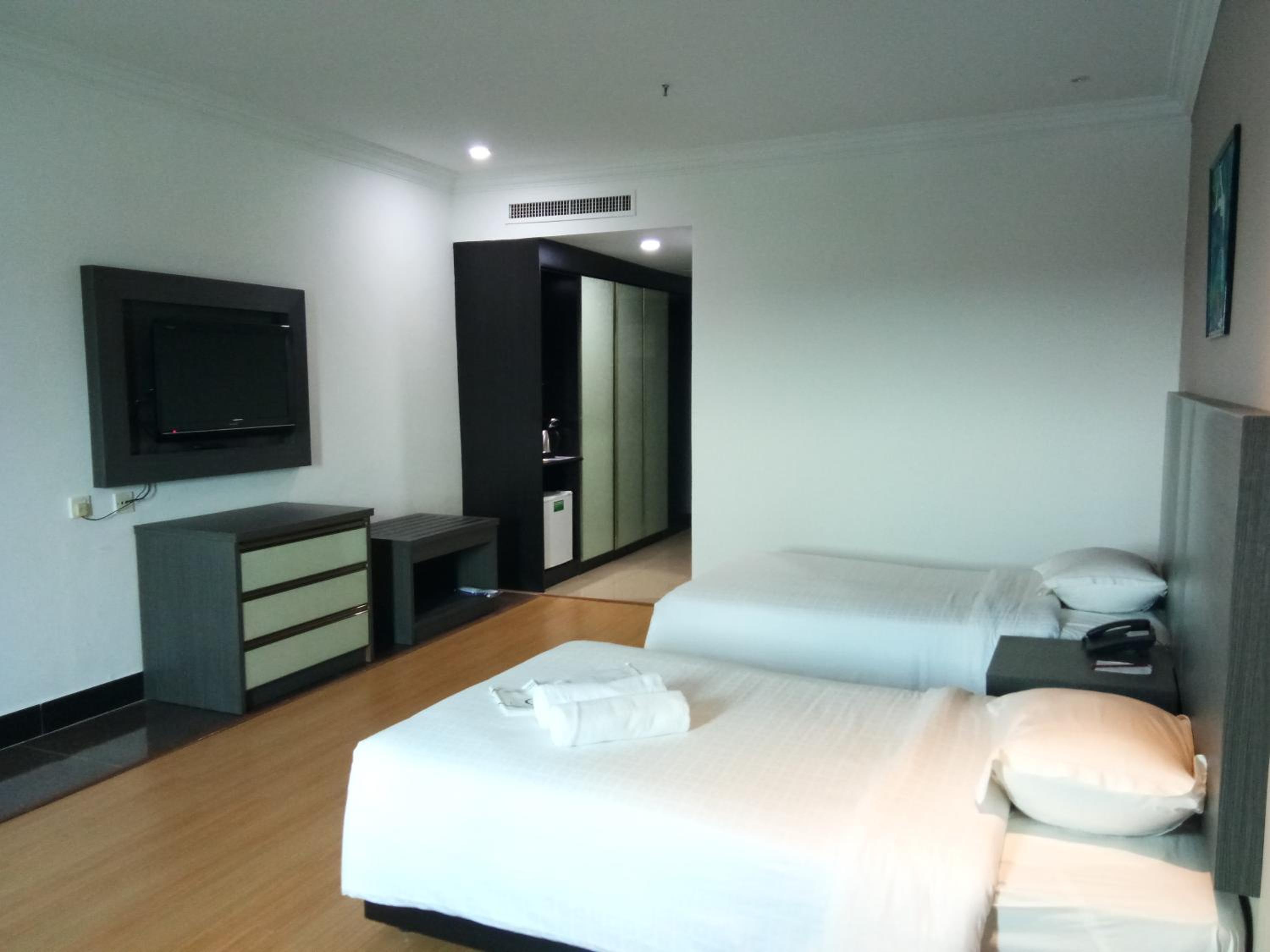 Deluxe Twin Room photo 3