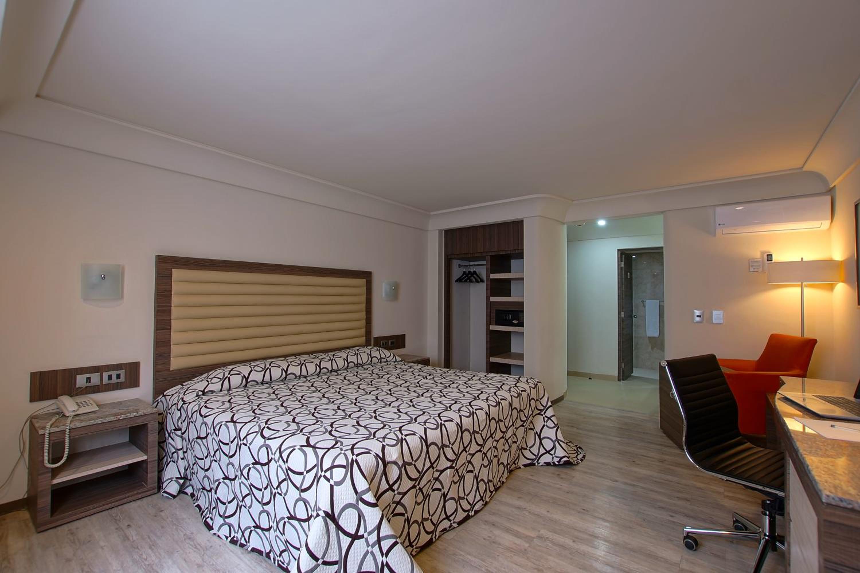 Deluxe Double Room photo 2