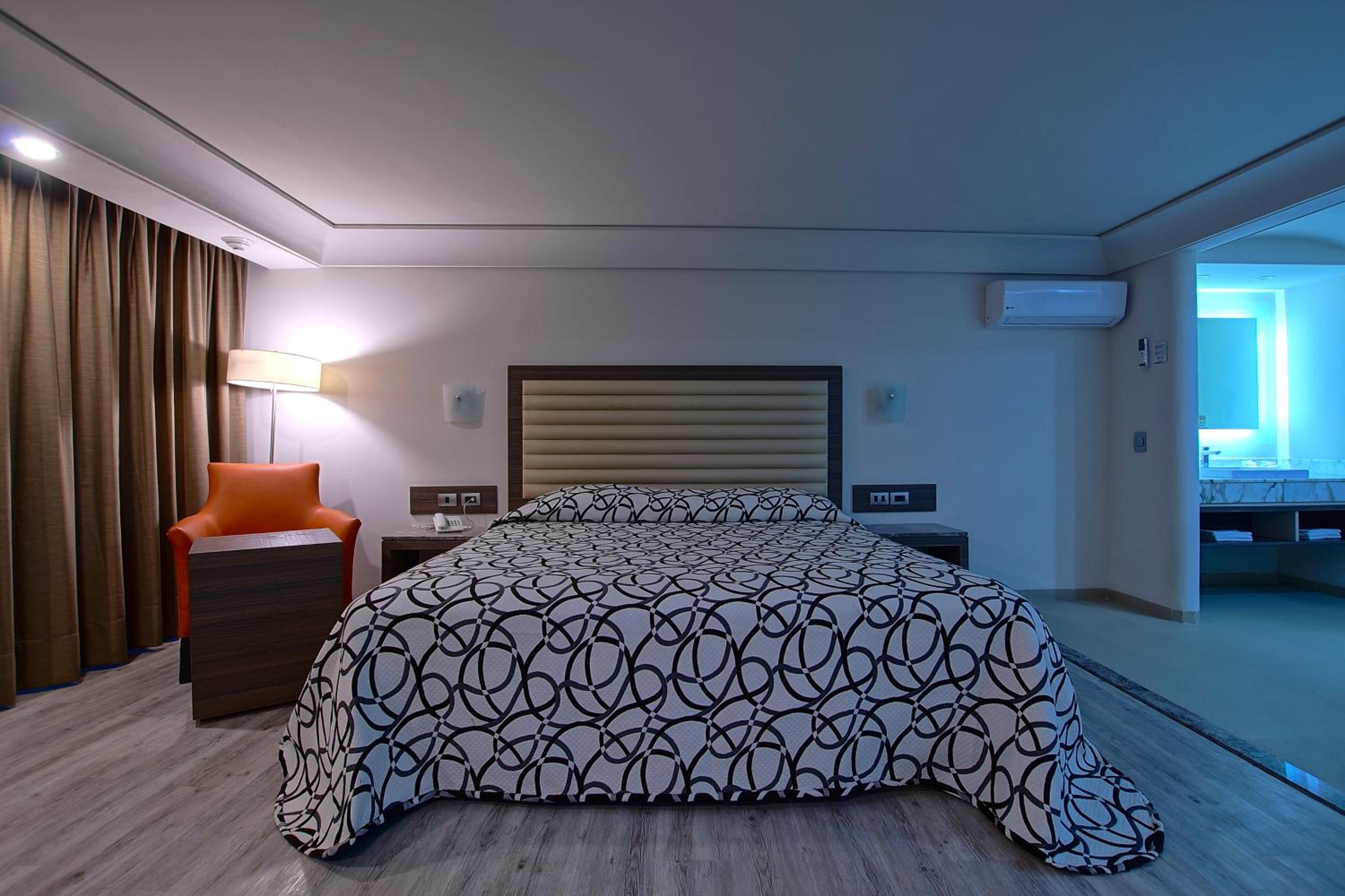Econo Express Hotel by Nokte Inn — photo 80
